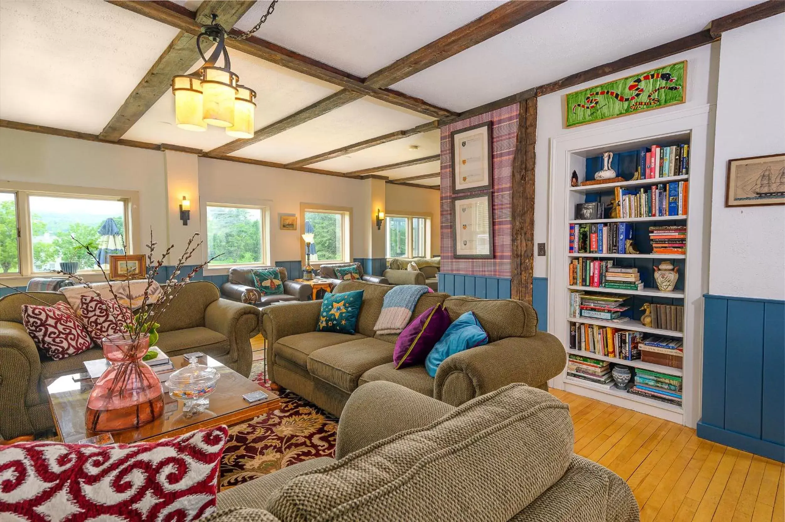 Living room, Seating Area in Brass Lantern Inn