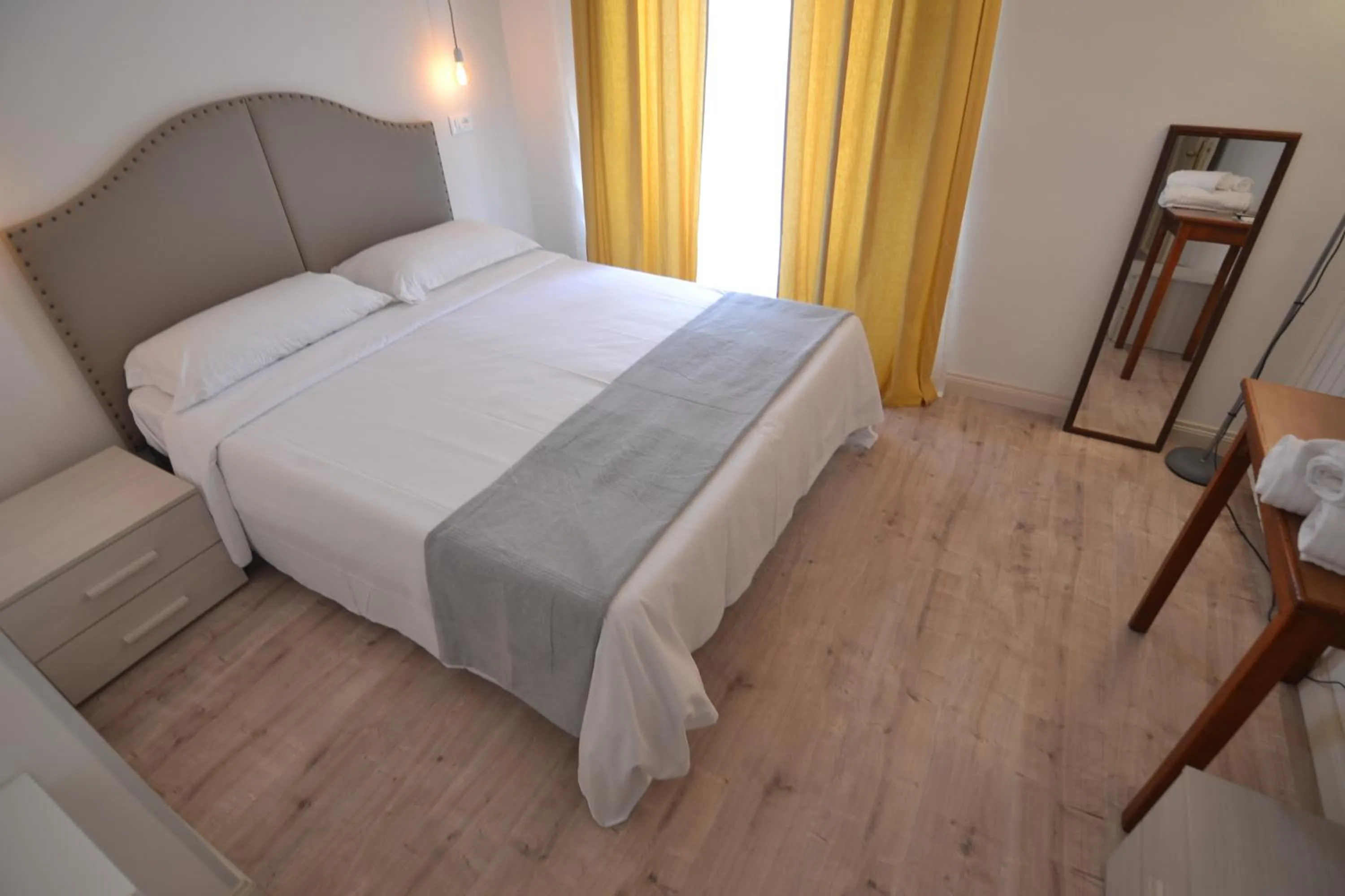 Photo of the whole room, Bed in Hotel Cathrine