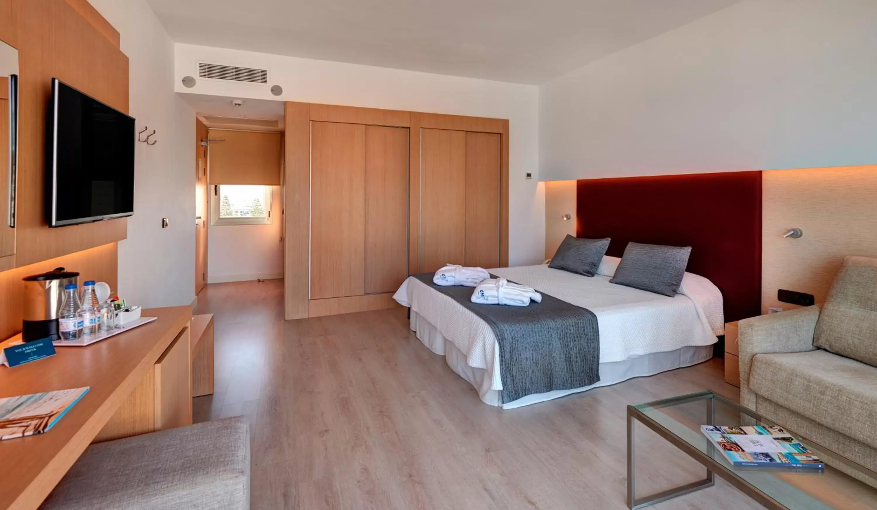 Photo of the whole room, Bed in CM Playa del Moro Photo of the whole room, Bed in CM Playa del Moro