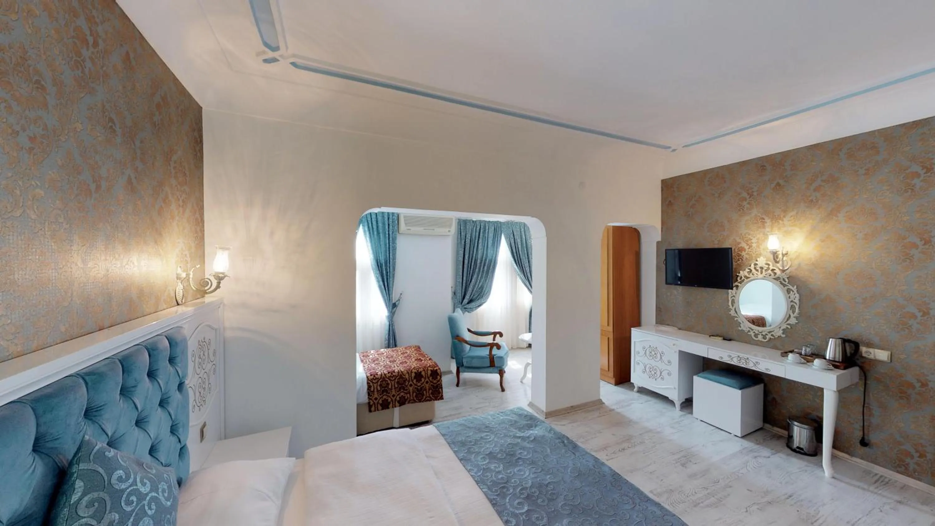 TV and multimedia, Bed in Urcu Hotel