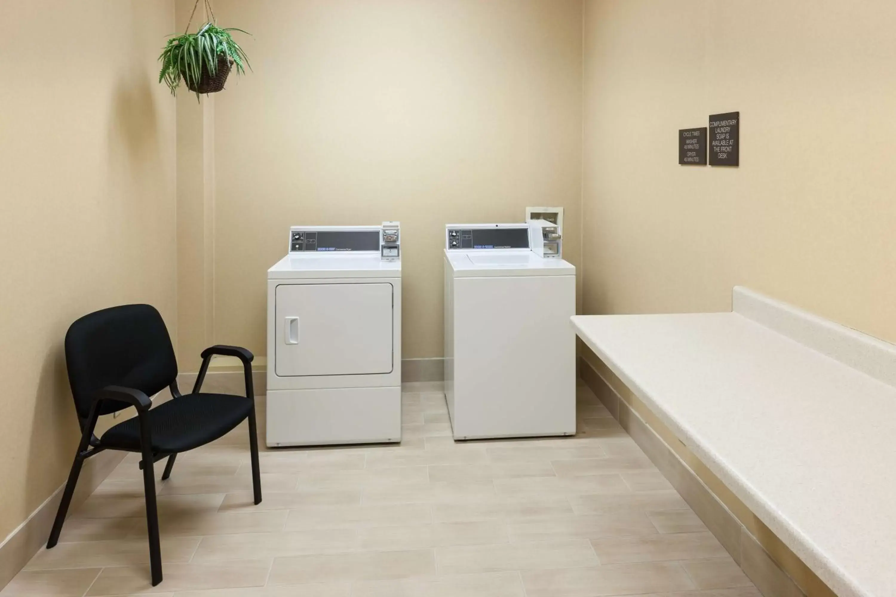 Property building, Kitchen/Kitchenette in Hilton Garden Inn McAllen Airport