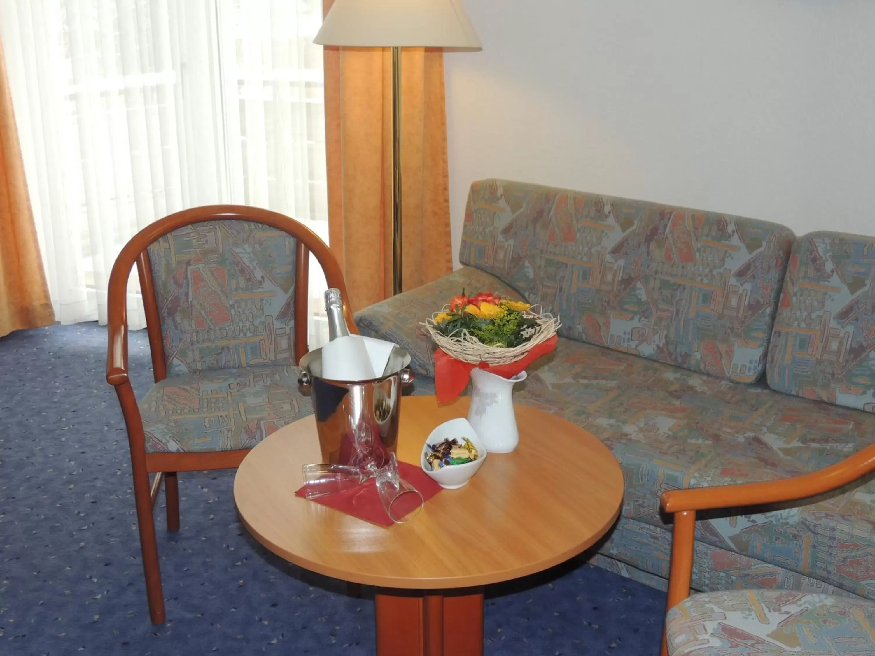 Seating Area in Hotel-Restaurant zum Roeddenberg