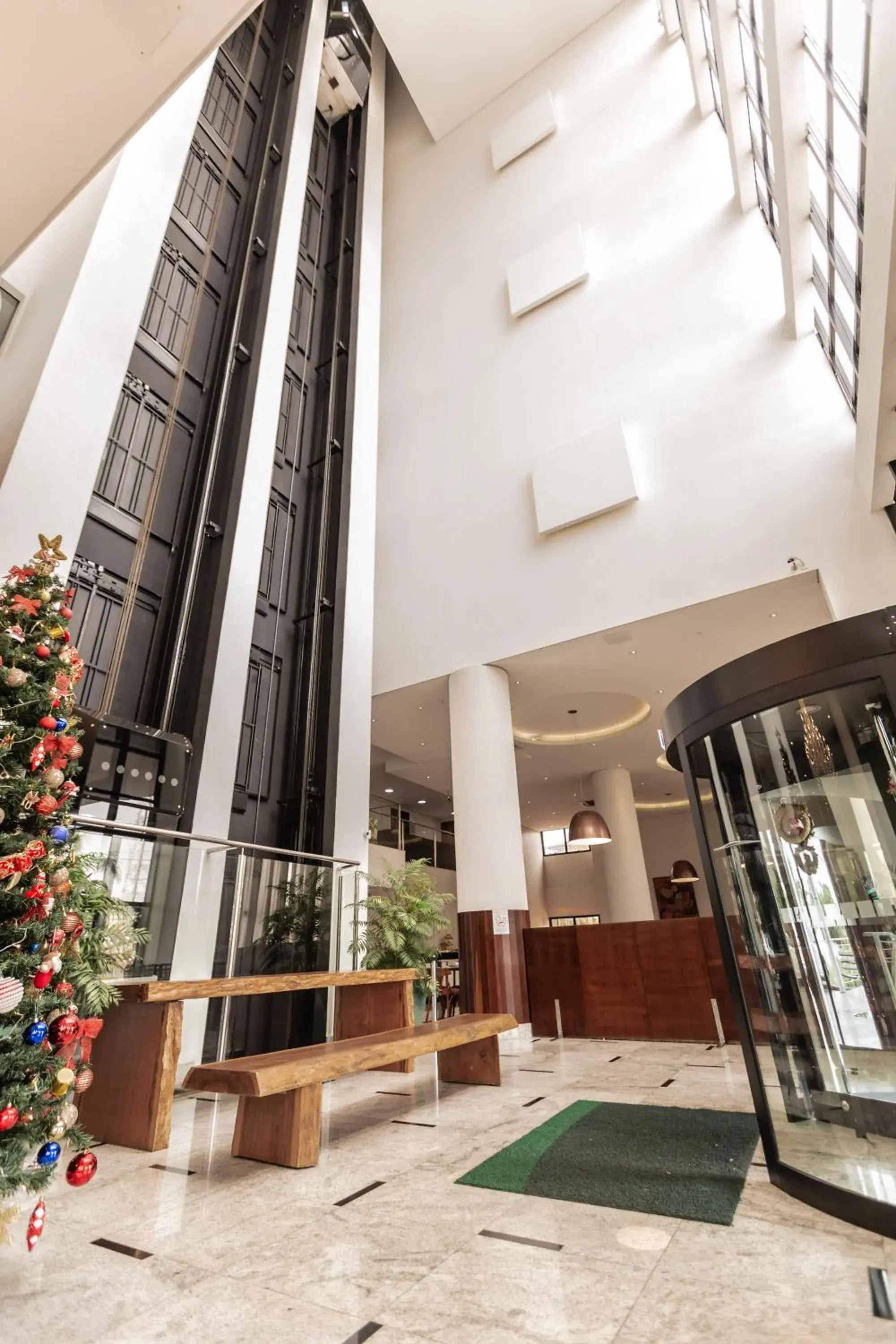 Lobby or reception in Holiday Inn Cuiaba, an IHG Hotel