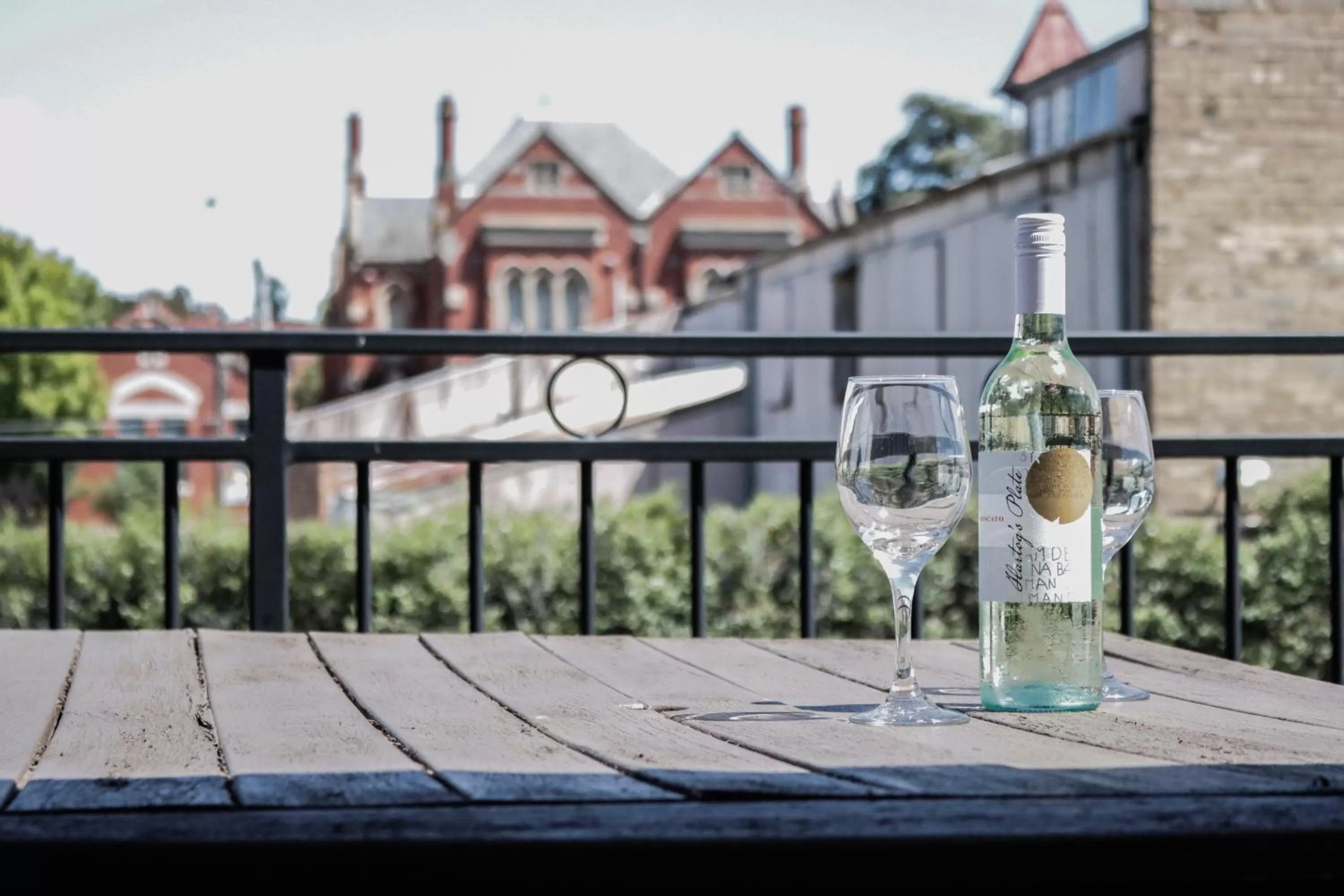 Balcony/Terrace in Oscars Hotel and Cafe Bar
