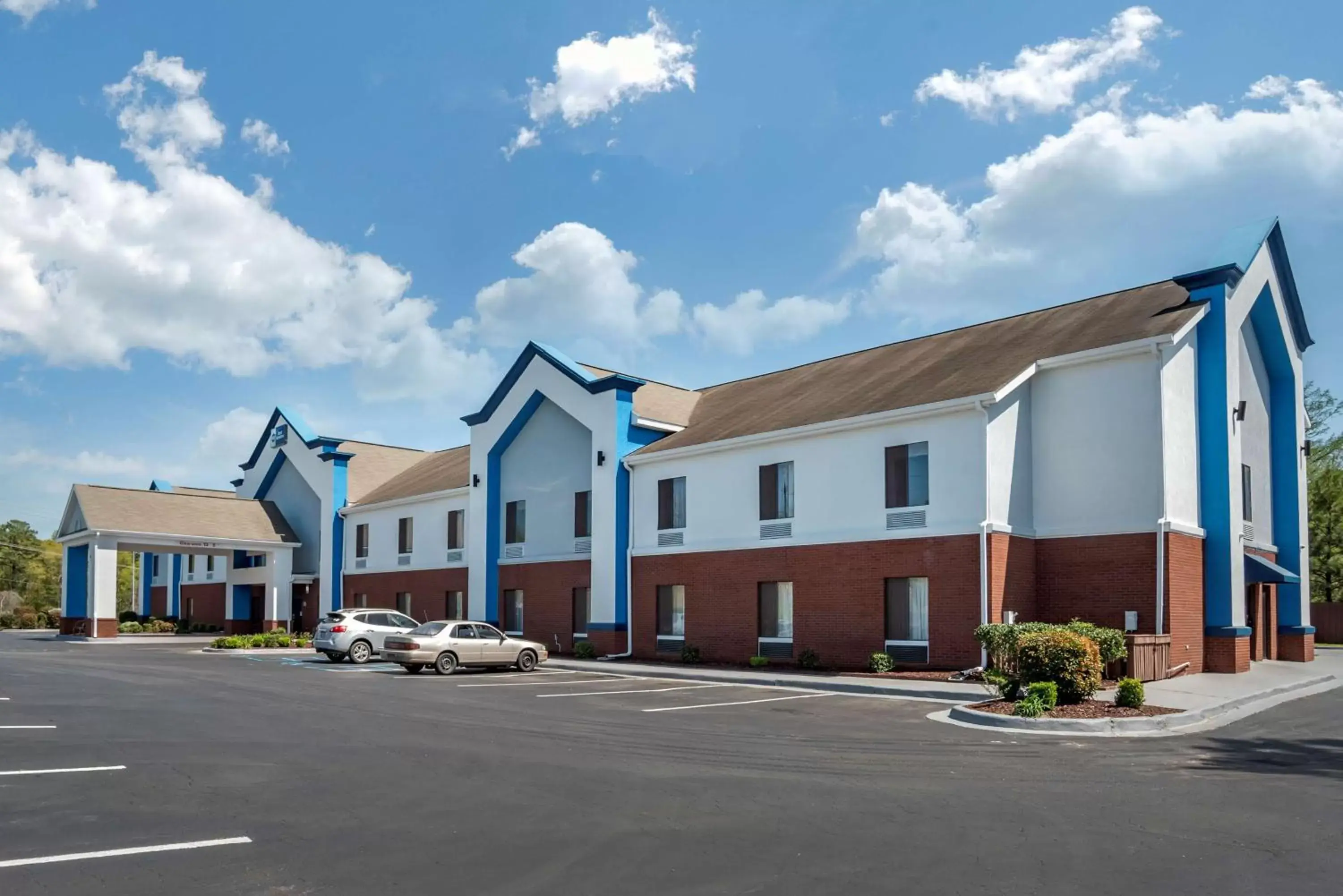 Property Building in Best Western Troy Inn