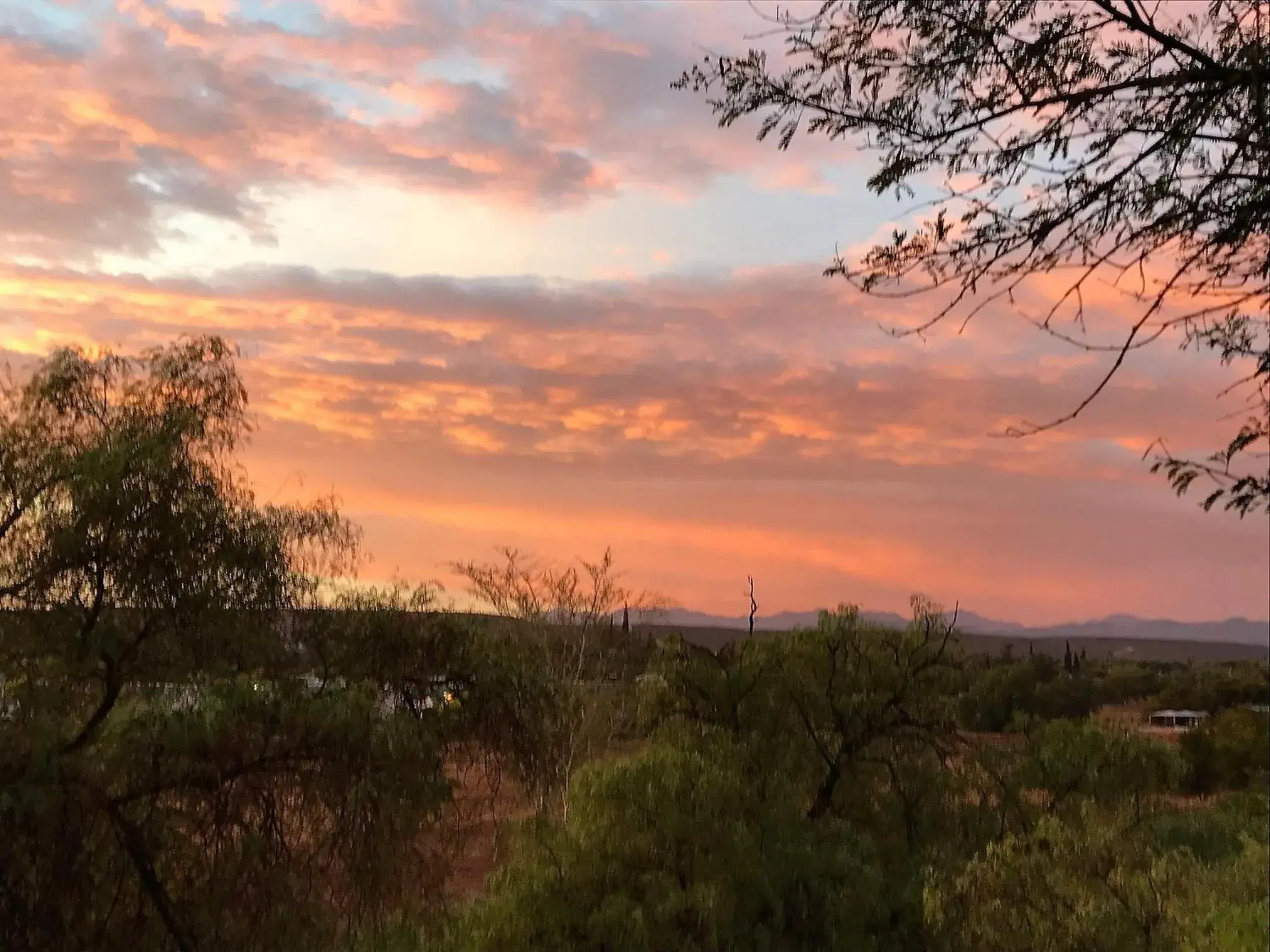 Mountain view, Sunrise/Sunset in Riverside Guest Lodge