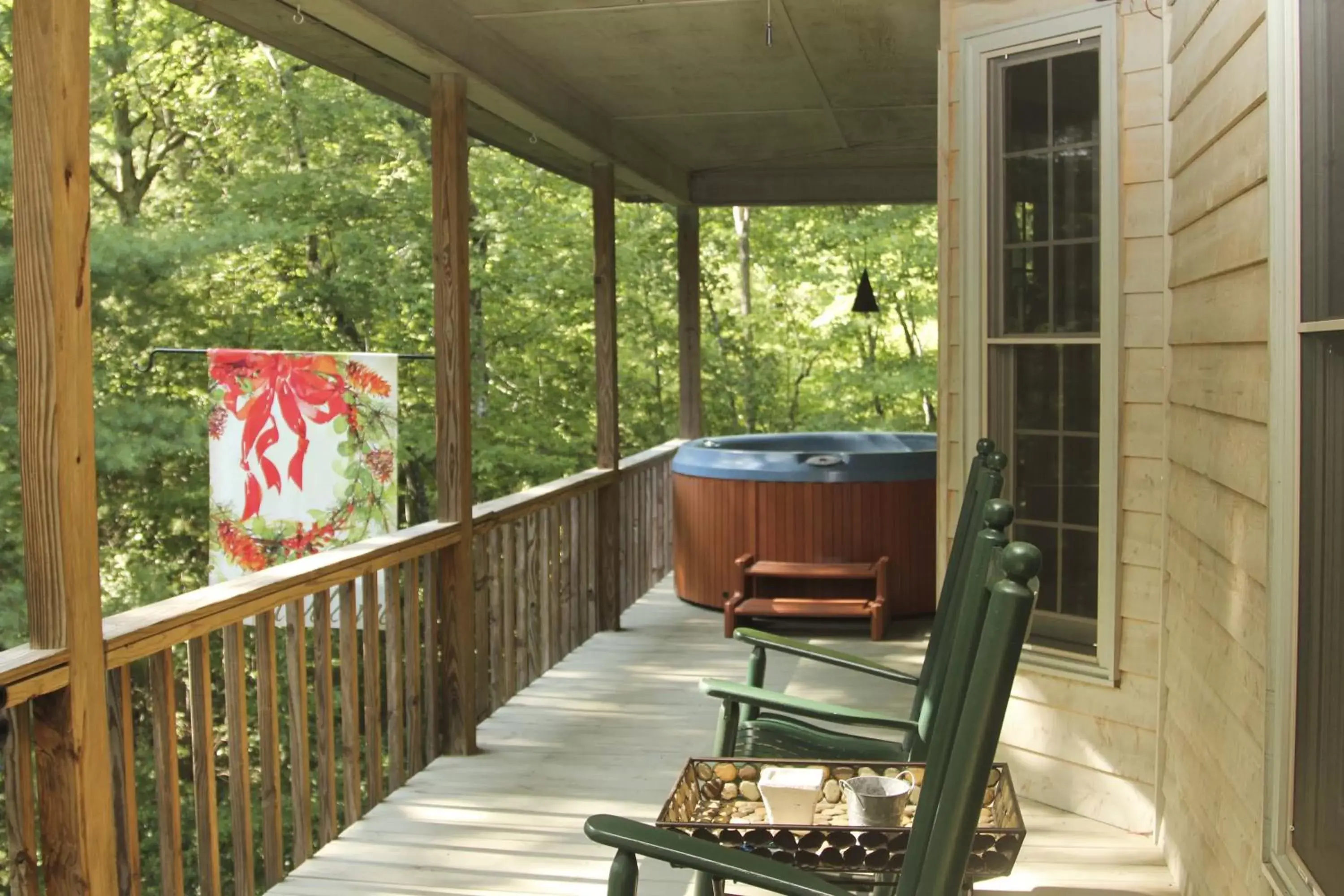 Hot Tub in Paradise Hills, Winery Resort & Spa