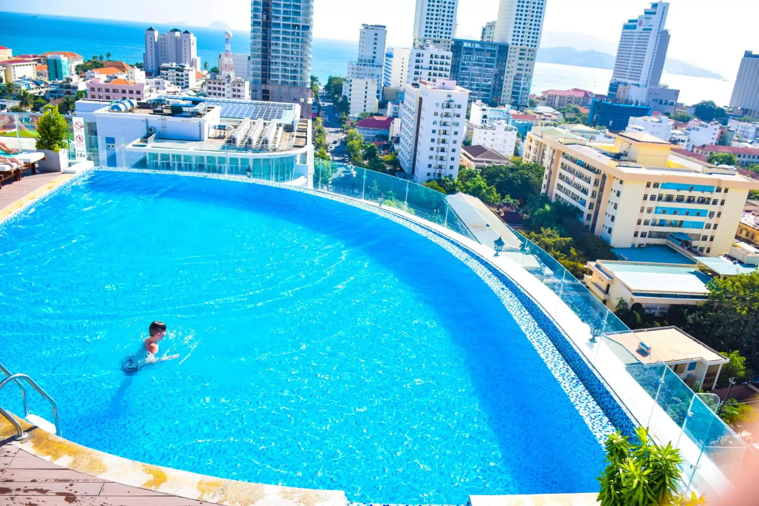 Swimming Pool in Florida Nha Trang Hotel