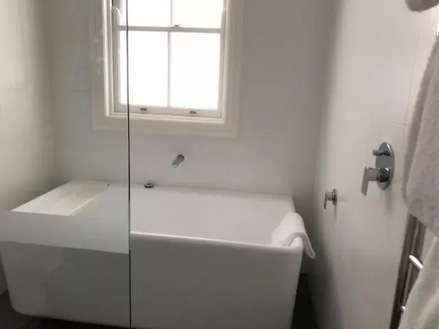 Bathroom in Mrs Banks Hotel