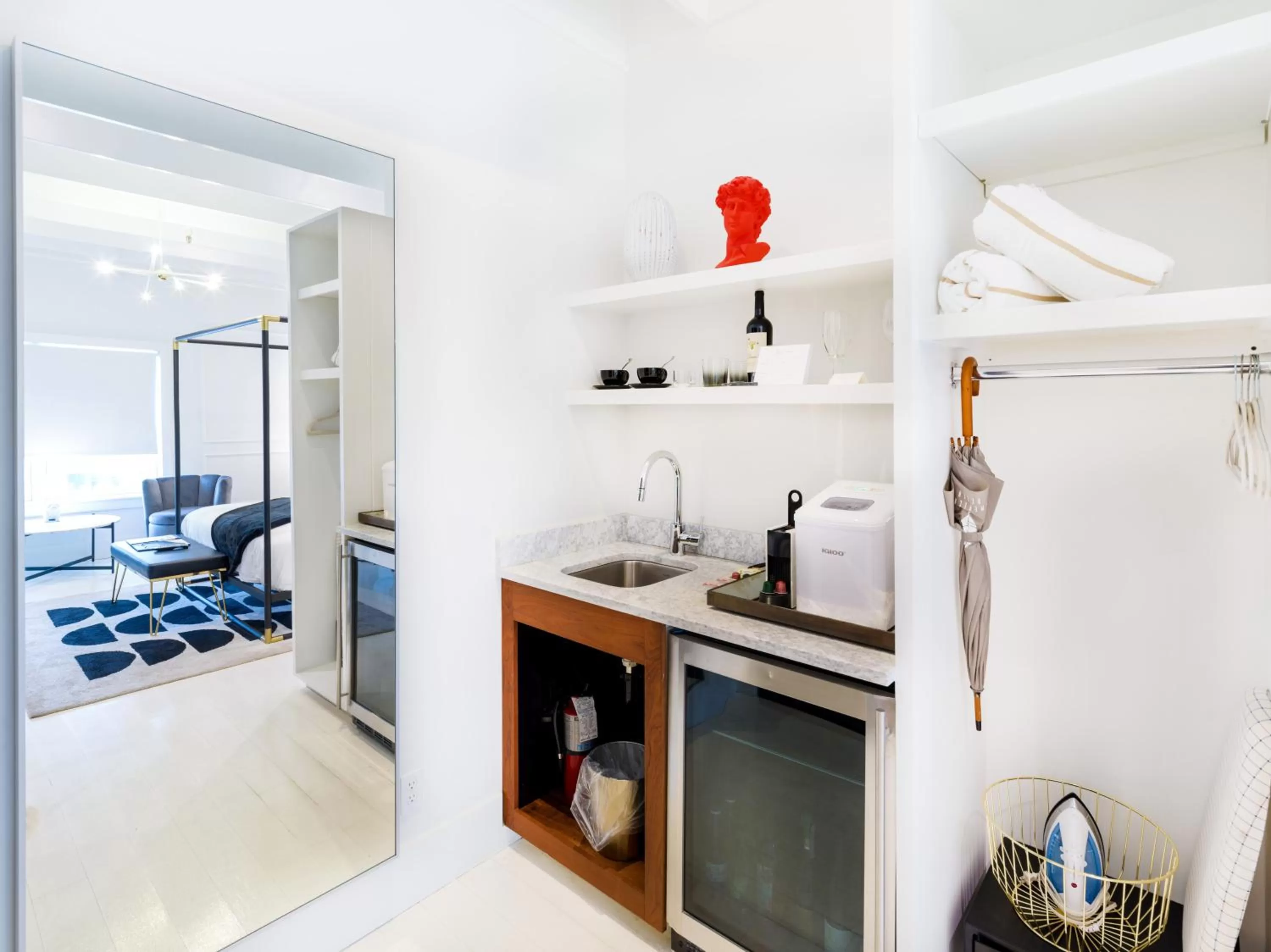 Kitchen or kitchenette in American Beech Hotel