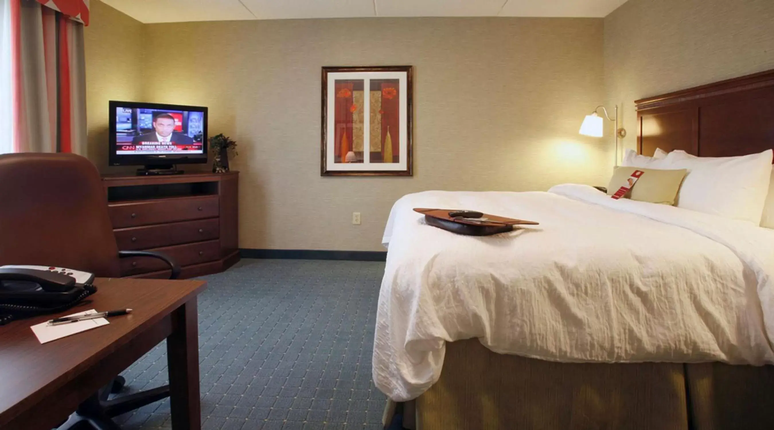Bedroom, Bed in Hampton Inn & Suites Columbus Polaris