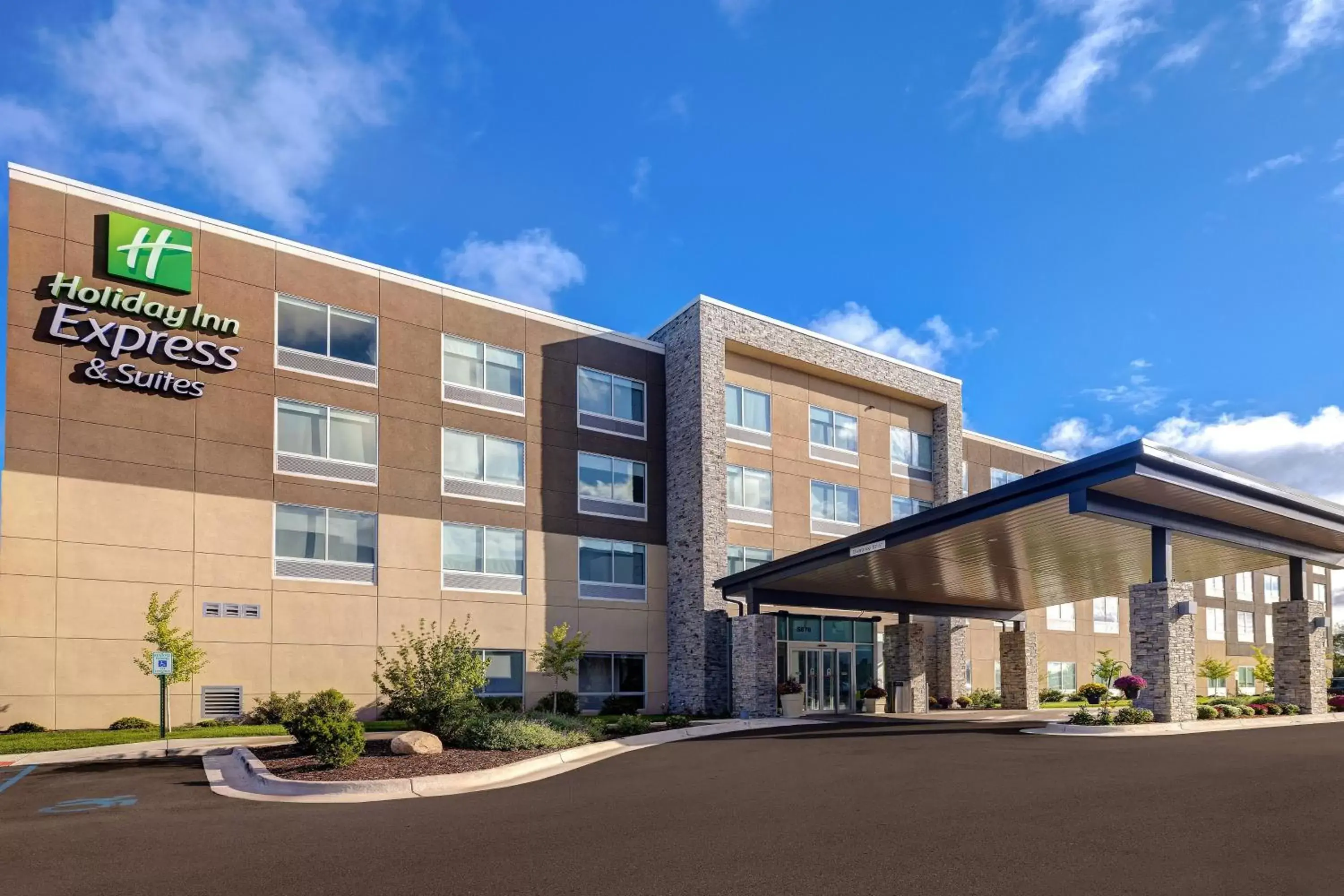 Property Building in Holiday Inn Express & Suites - Ann Arbor - University South, an IHG Hotel