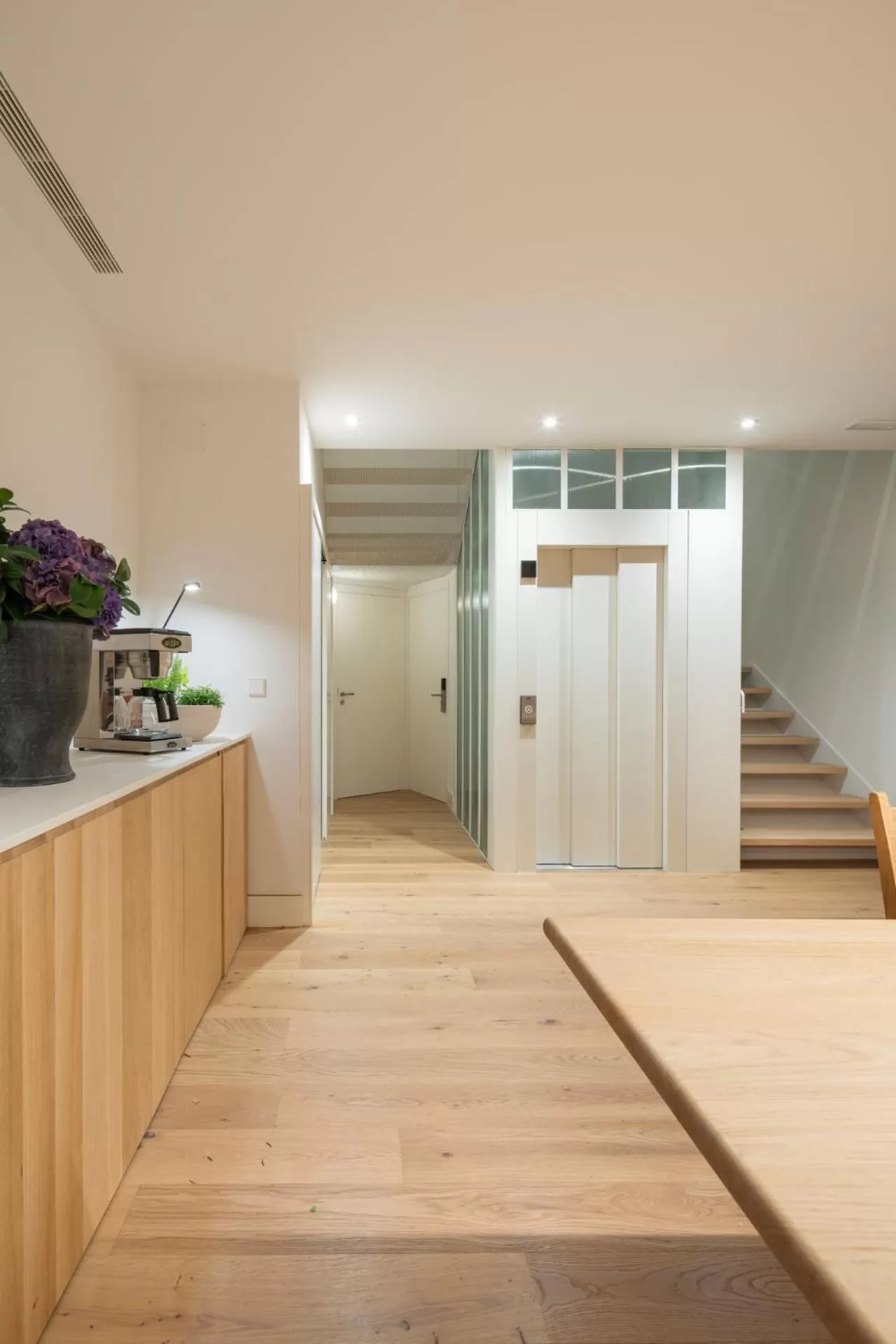 Communal lounge/ TV room in Porto Real Hotel