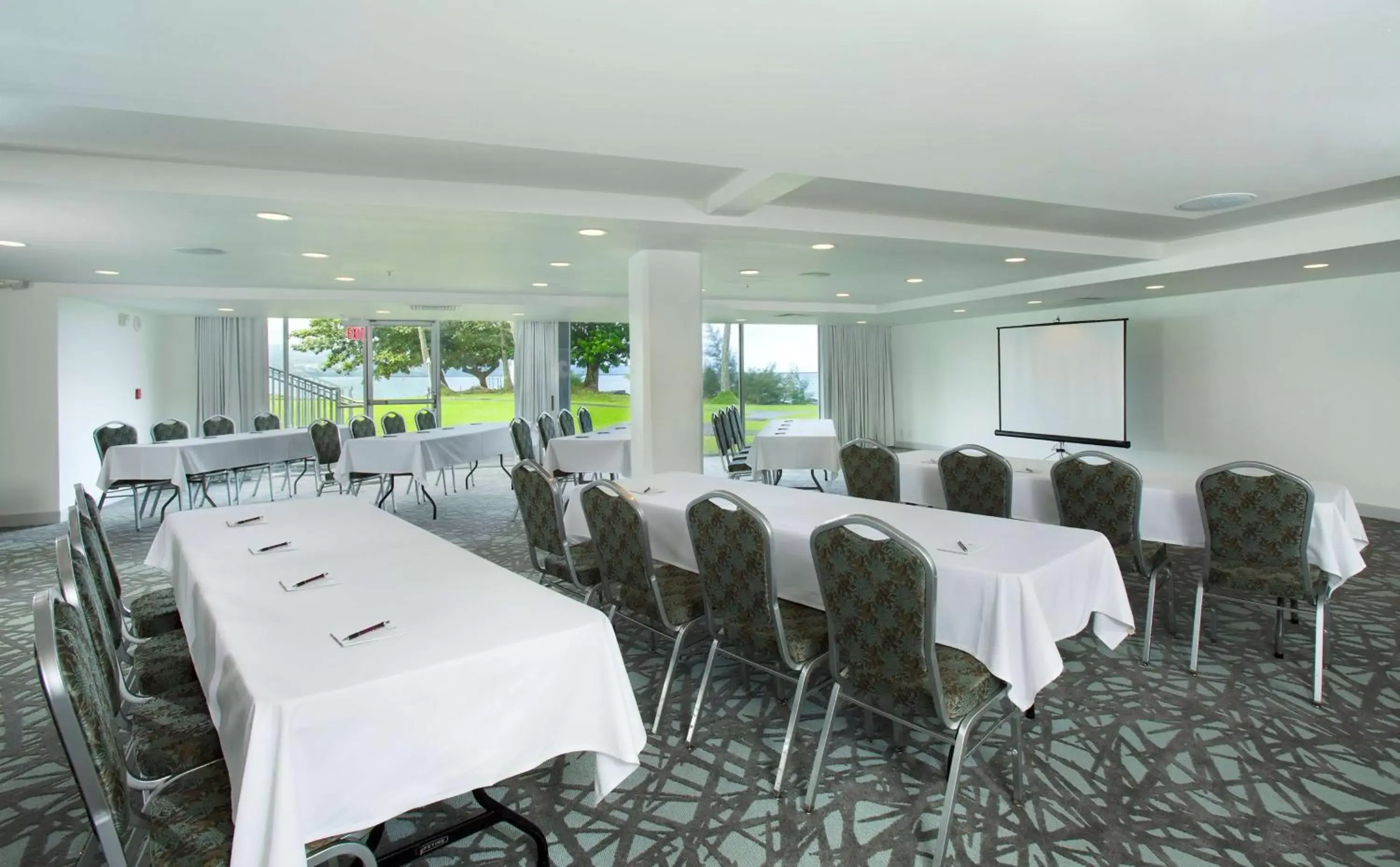 Meeting/conference room in Grand Naniloa Hotel, a Doubletree by Hilton