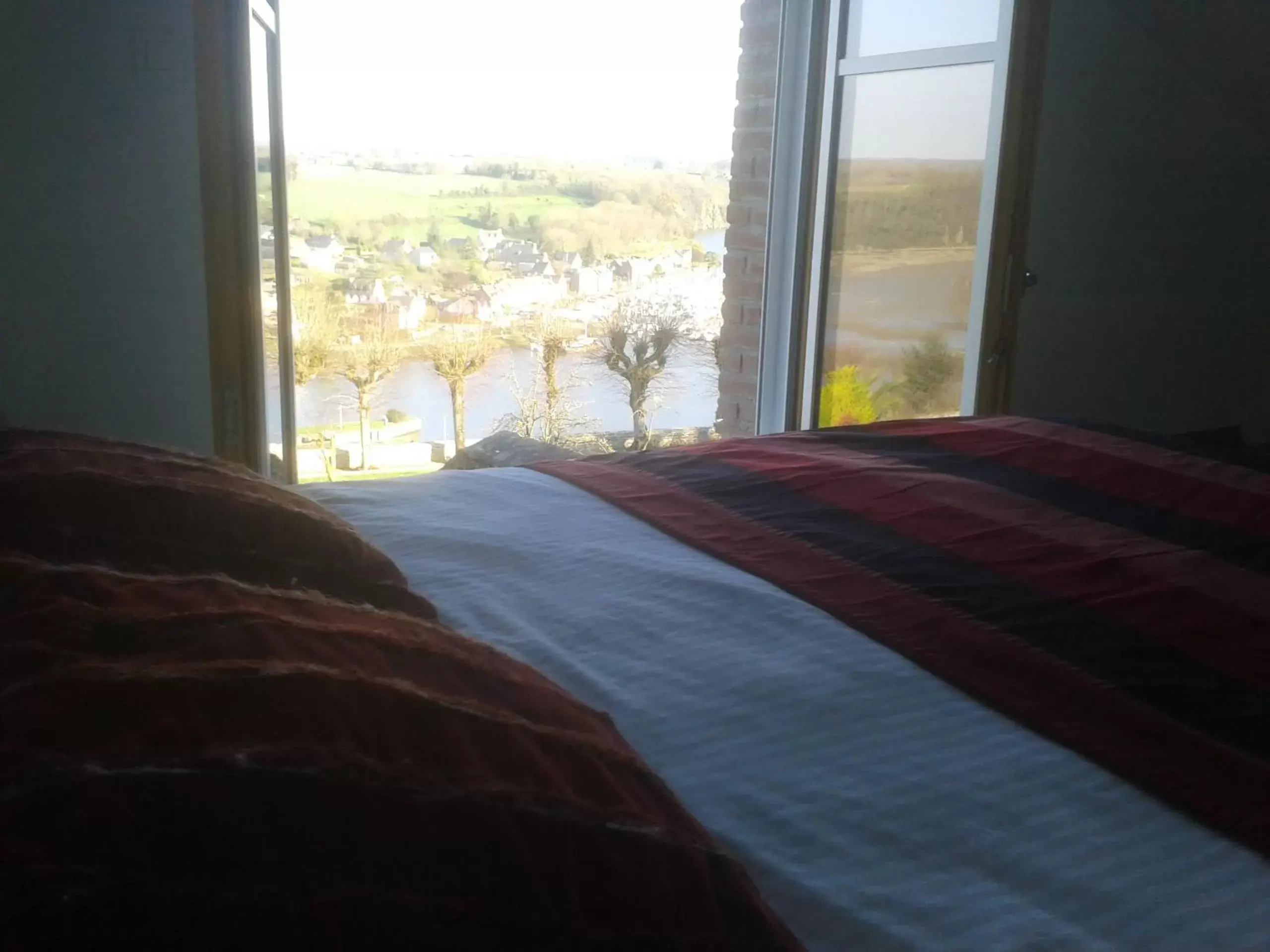 River view, Bed in Vue sur la Rance