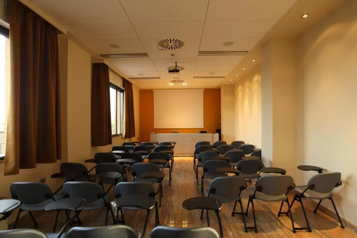 Meeting/conference room in Grand Hotel Forlì