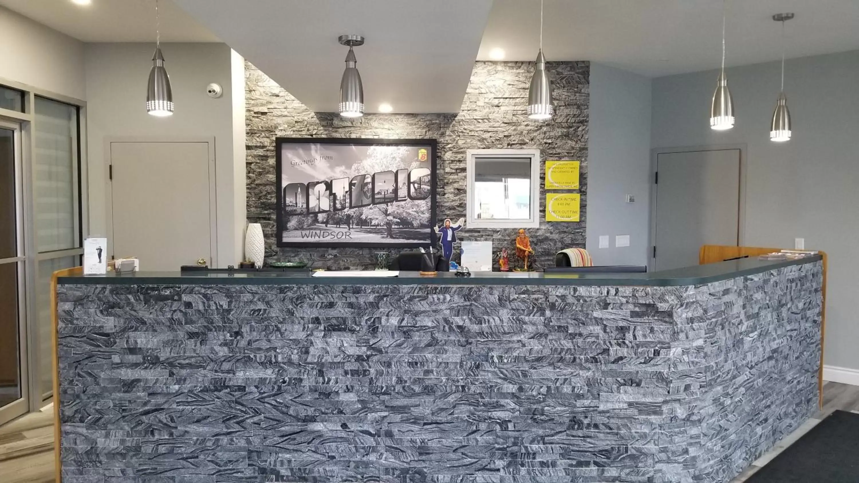 Lobby or reception in Super 8 by Wyndham Windsor/Dougall Lobby or reception in Super 8 by Wyndham Windsor/Dougall