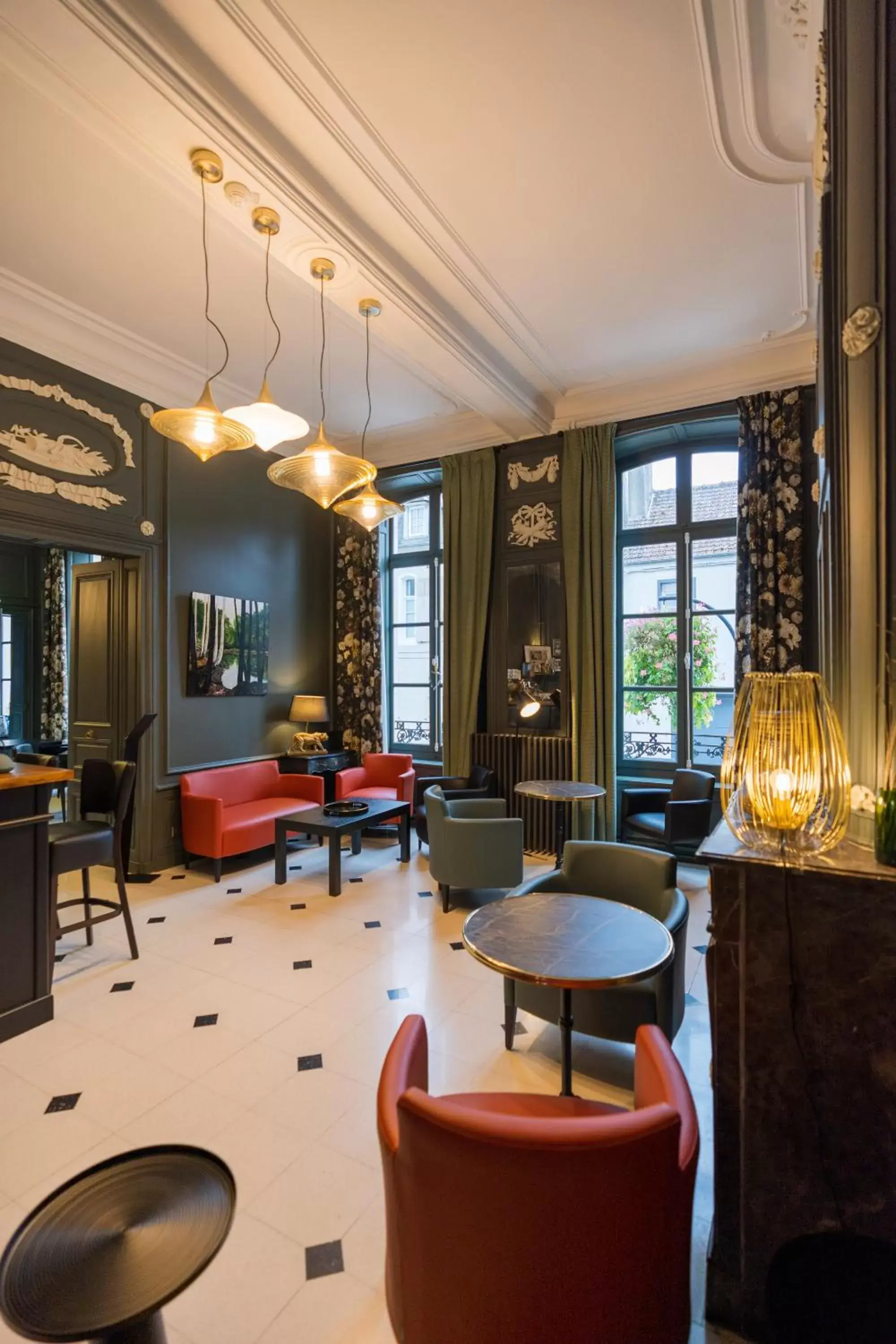 Property building, Lounge/Bar in Hôtel Loysel le Gaucher