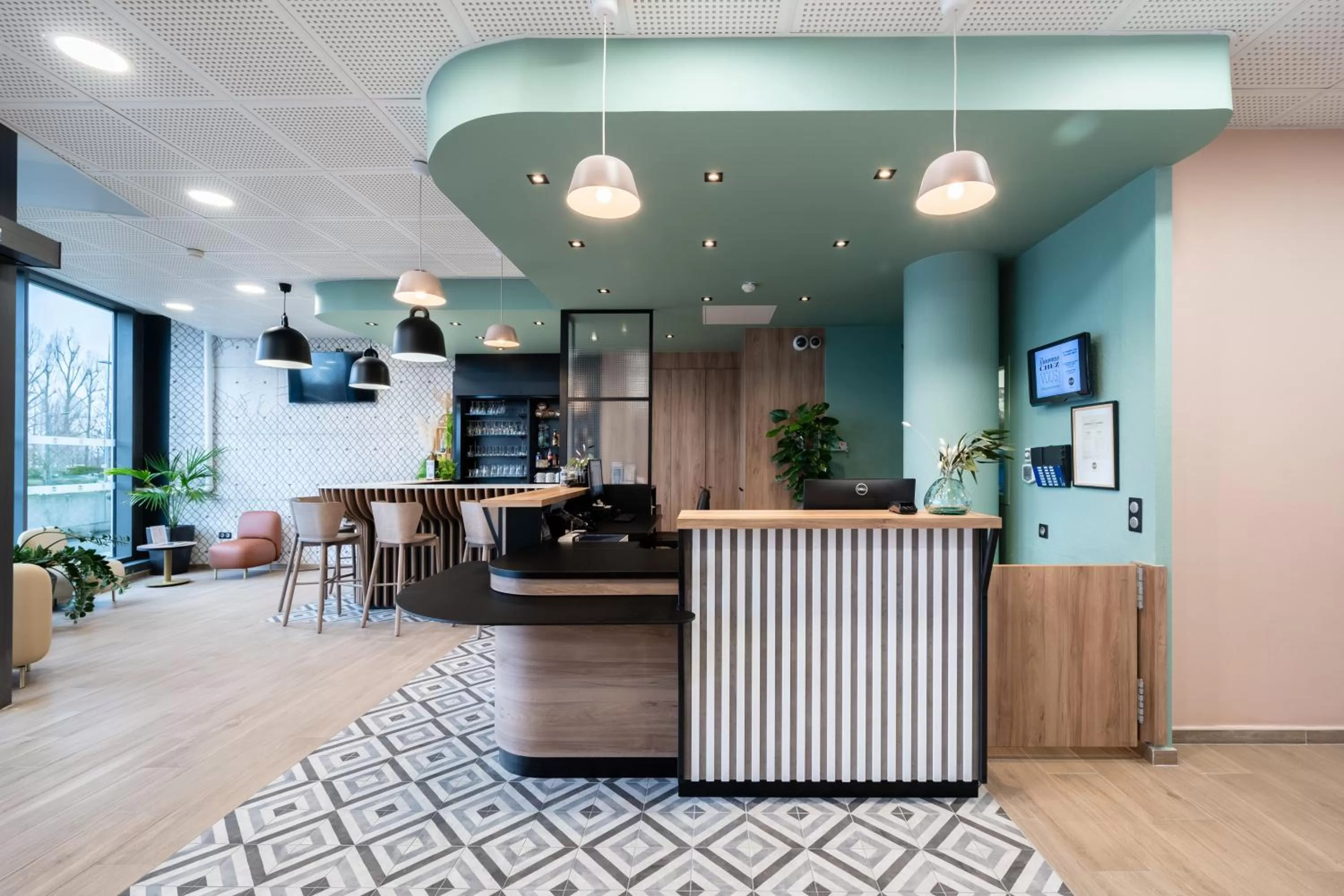 Lobby or reception in B&B HOTEL Lille Grand Stade