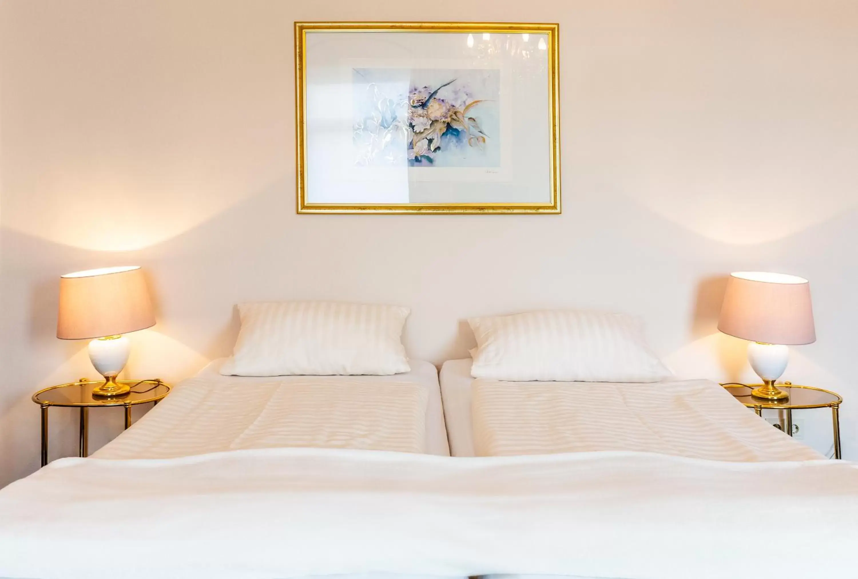 Bedroom, Bed in Hotel Rhein-Residenz