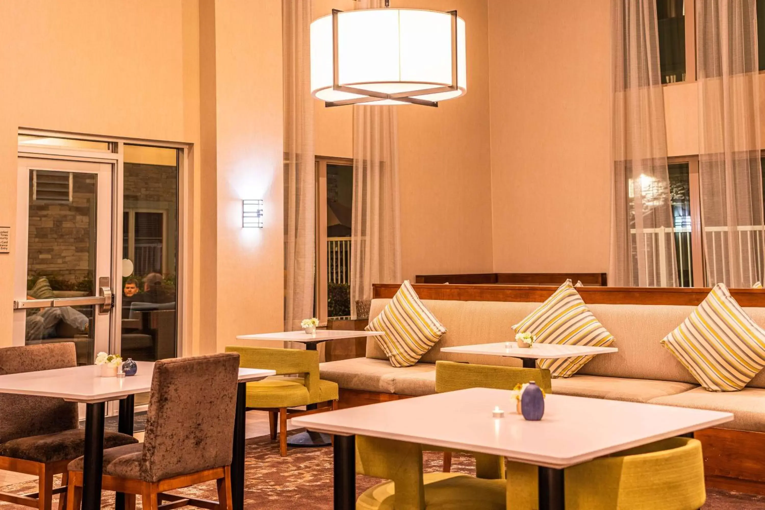 Dining area in Homewood Suites by Hilton Pleasant Hill Concord