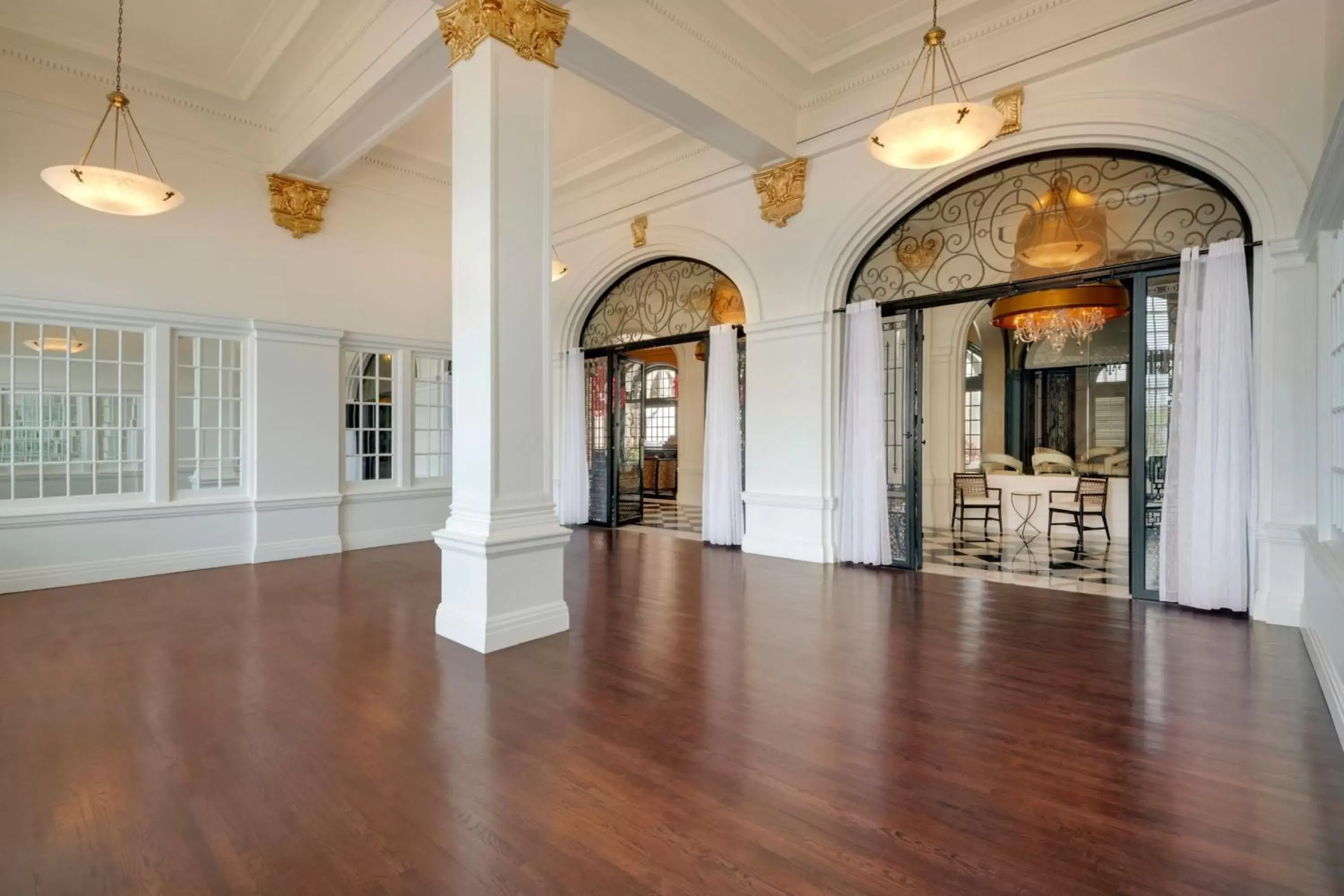 Meeting/conference room in Grand Galvez Resort, Autograph Collection