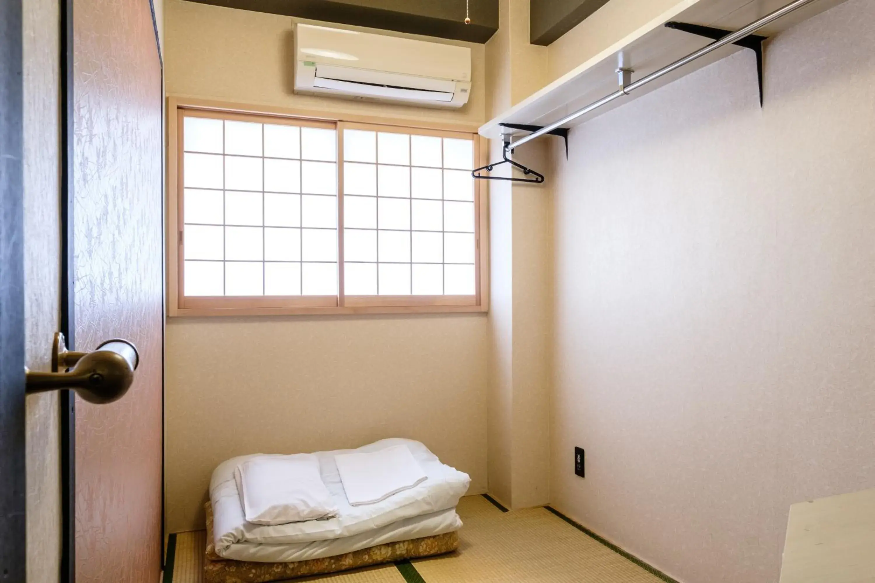 Photo of the whole room, Bed in Yokohama Hostel Village Hayashi-Kaikan Photo of the whole room, Bed in Yokohama Hostel Village Hayashi-Kaikan