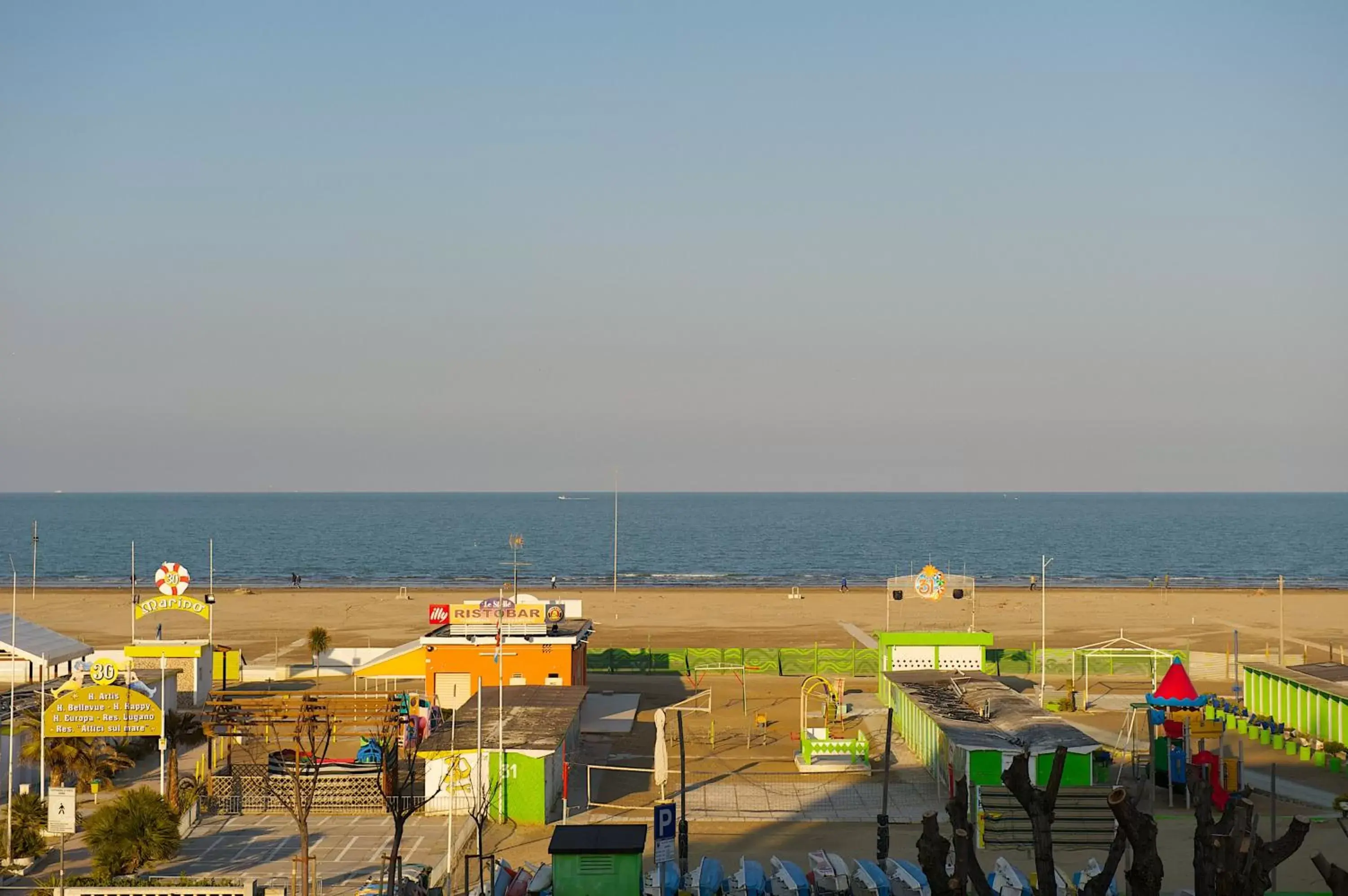 Beach in Mercure Hotel Rimini Artis