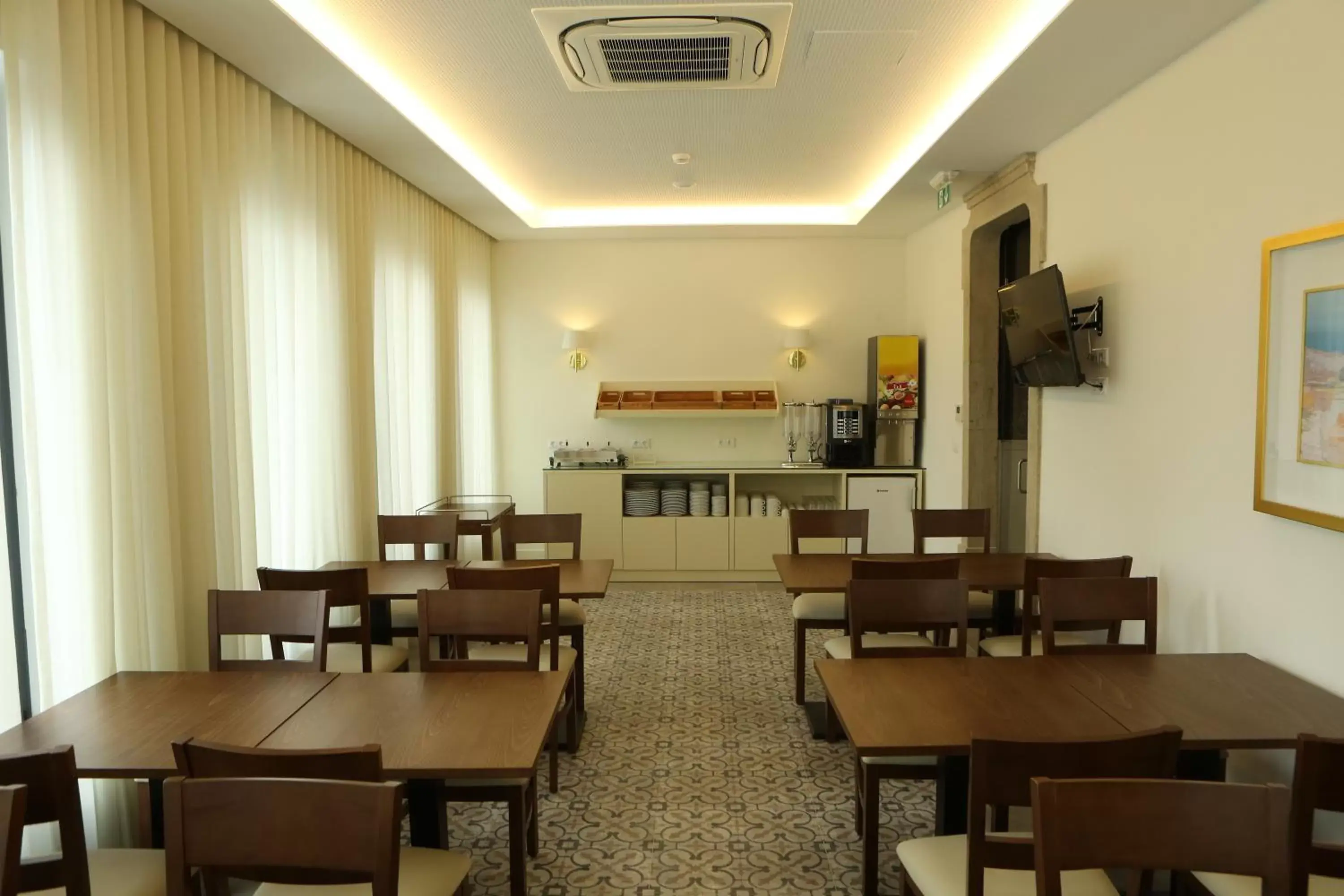 Breakfast, Restaurant/Places to Eat in Hotel Solar do Rebolo