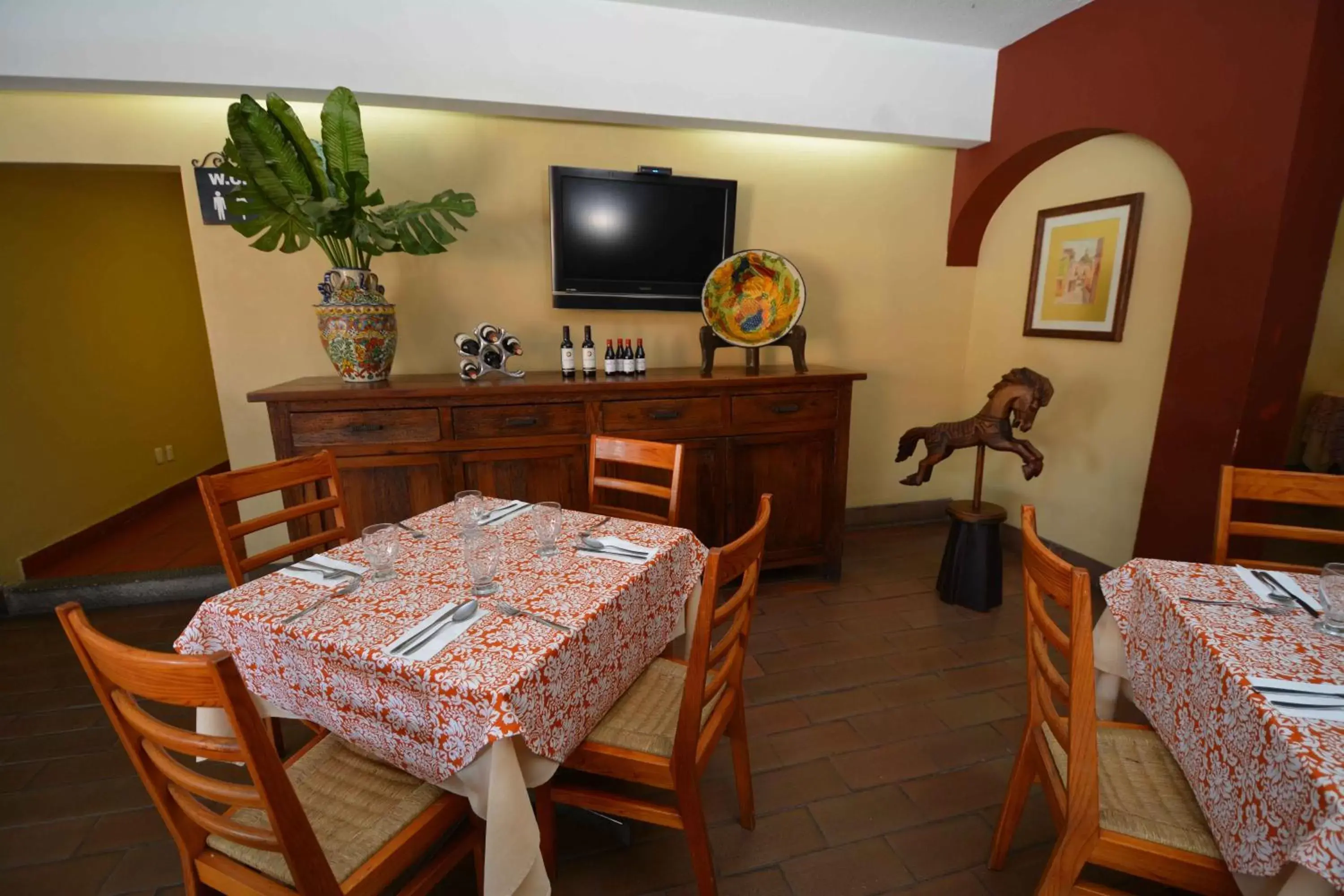 Restaurant/places to eat, Dining Area in Hotel Hacienda