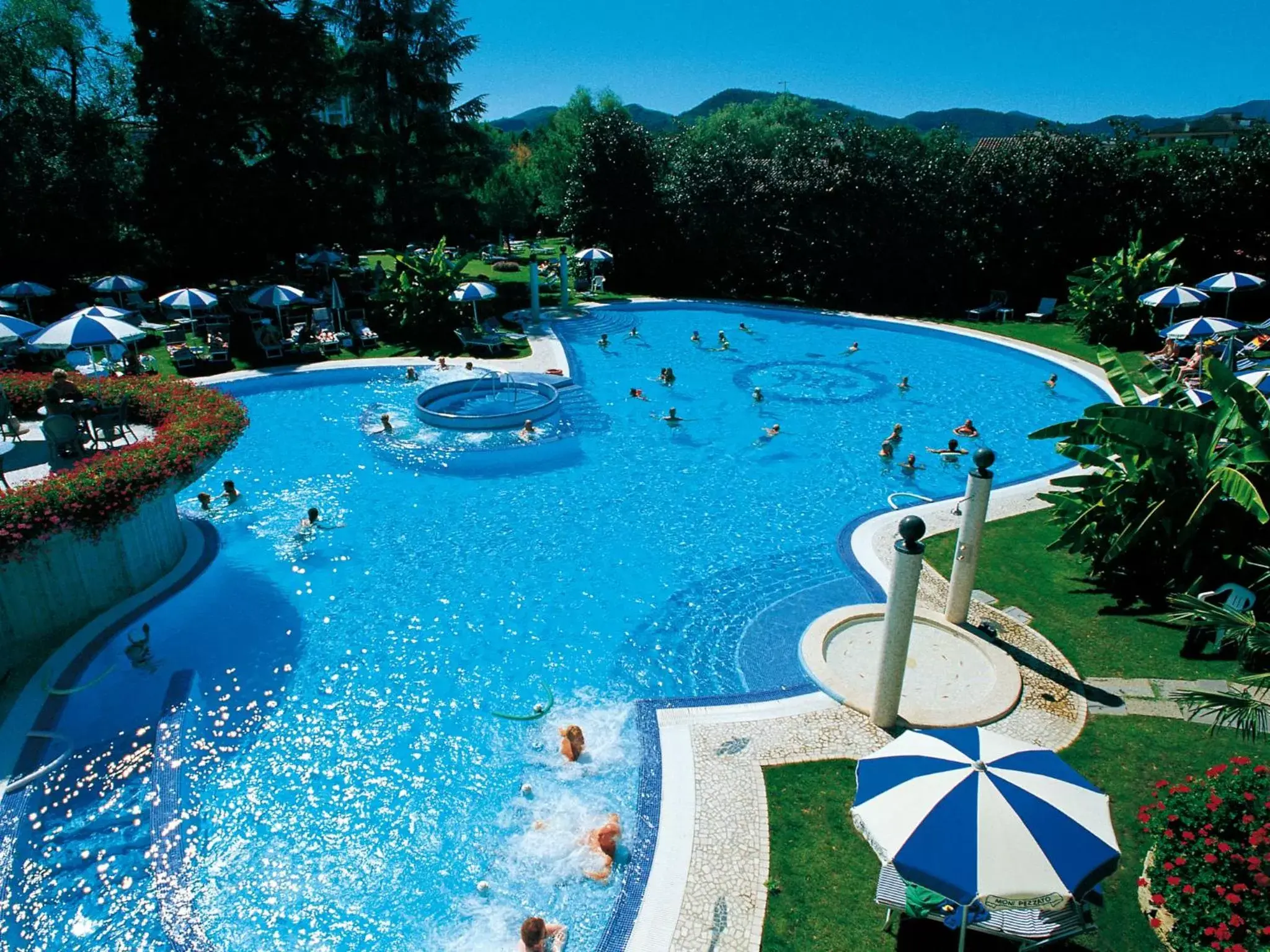 Swimming Pool in Hotel Mioni Pezzato