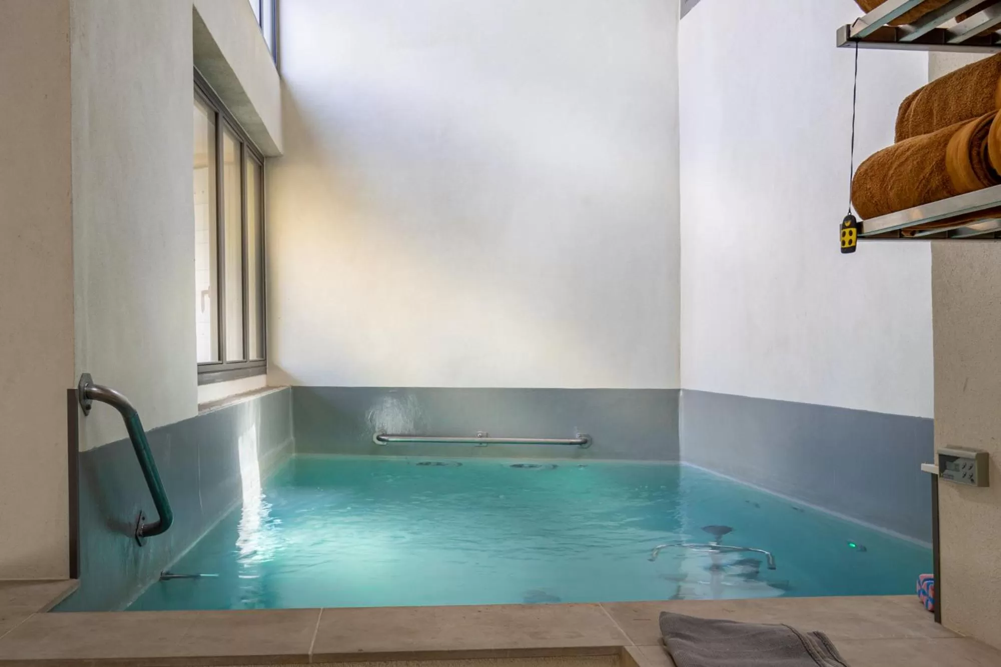 Pool view in Le Clos Violette et Le 11 D'Aglaé - Hôtel de Charme Design de Luxe