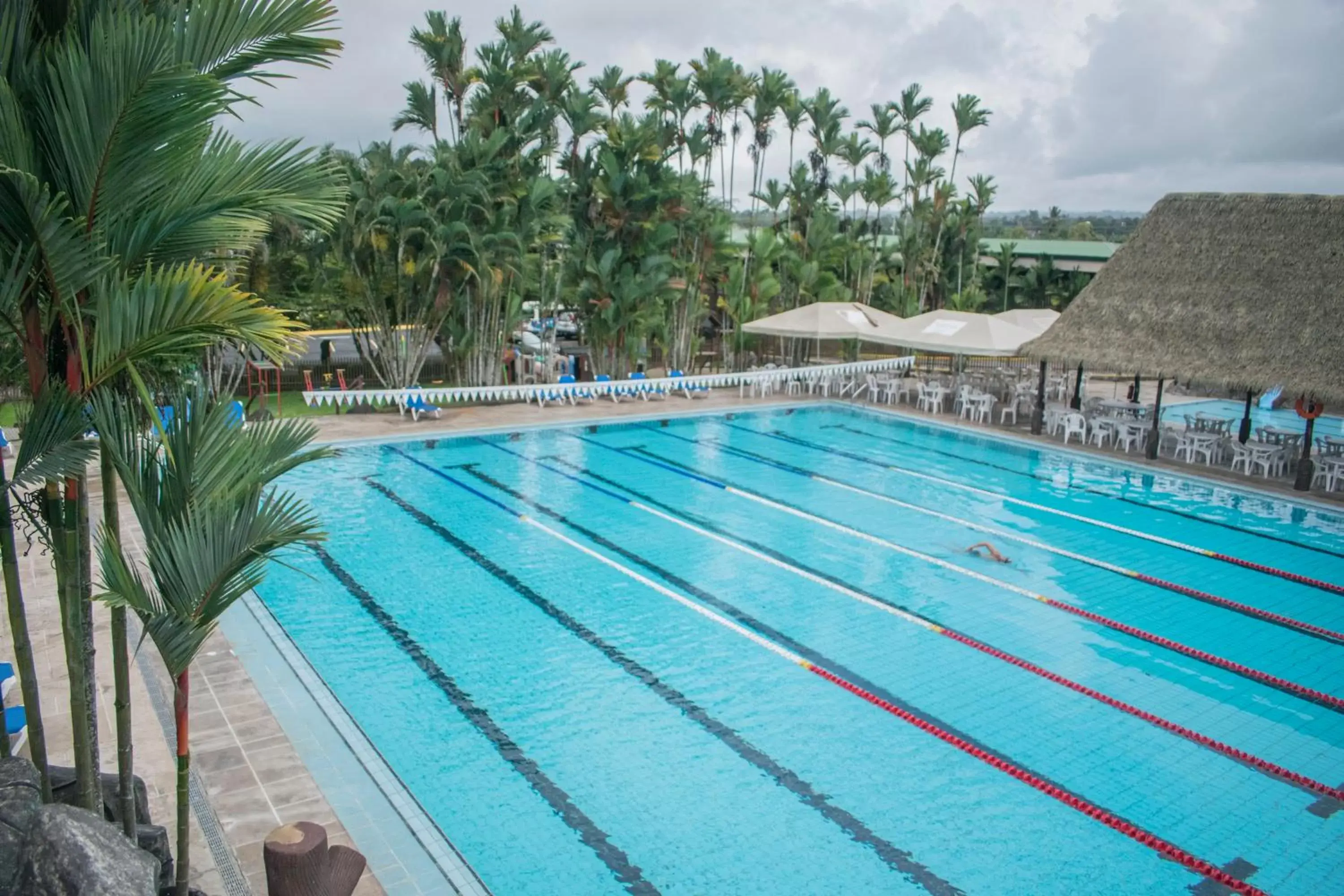 Swimming Pool in Hotel Suerre