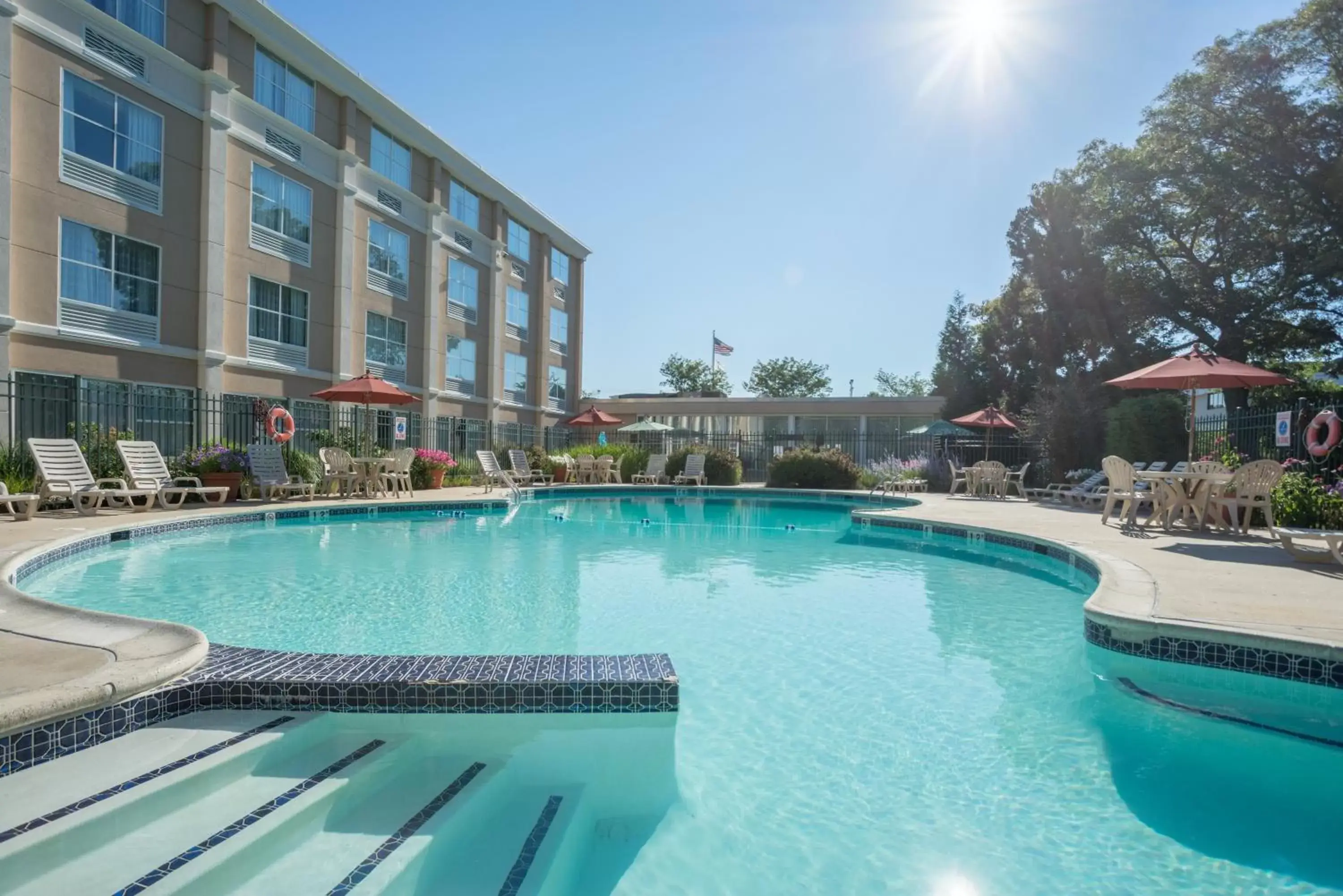 Swimming Pool in Holiday Inn South Kingstown-Newport Area, an IHG Hotel