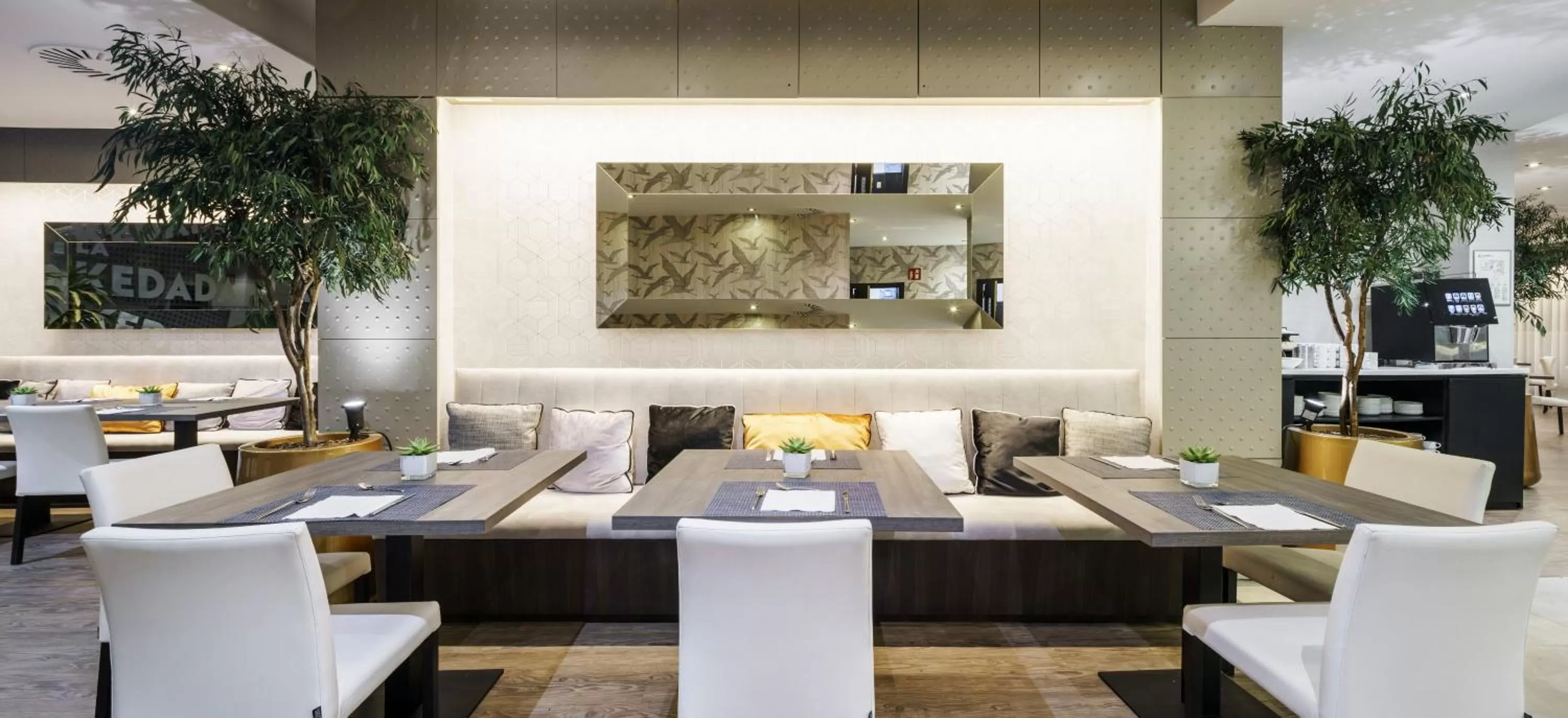 Restaurant/places to eat in Hotel Ilunion Bilbao