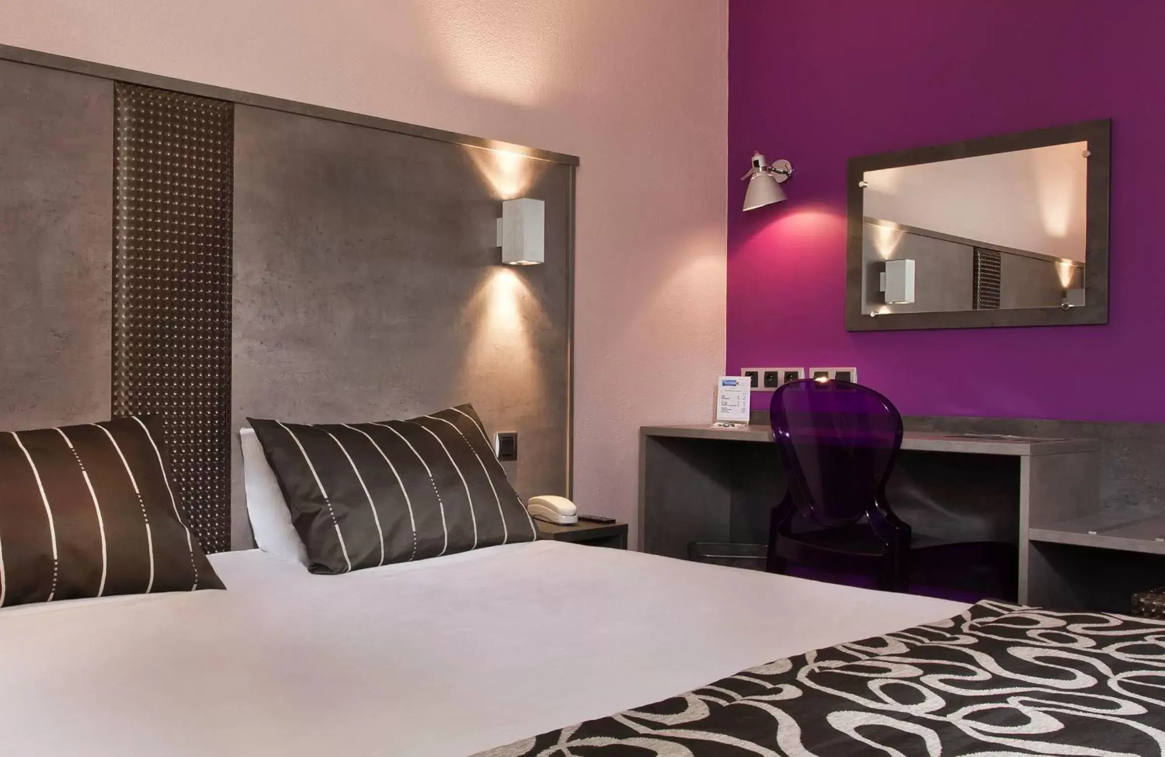 Bedroom, Bed in Tourhotel Blois