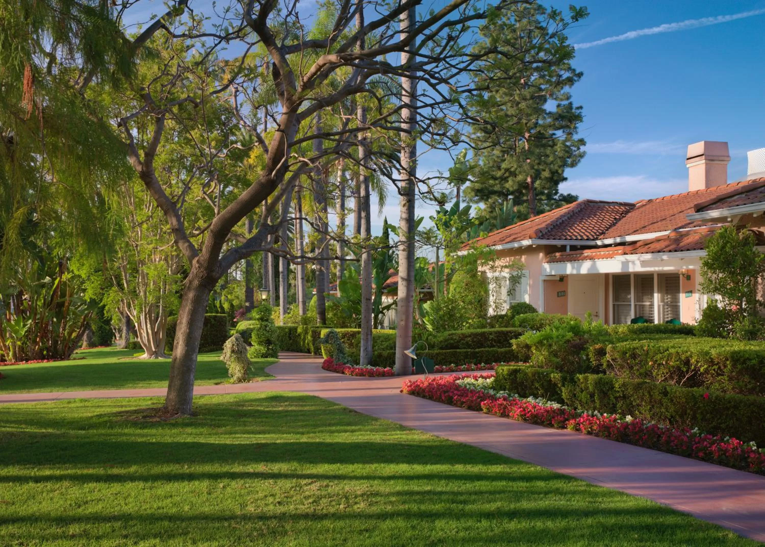 Garden in The Beverly Hills Hotel - Dorchester Collection