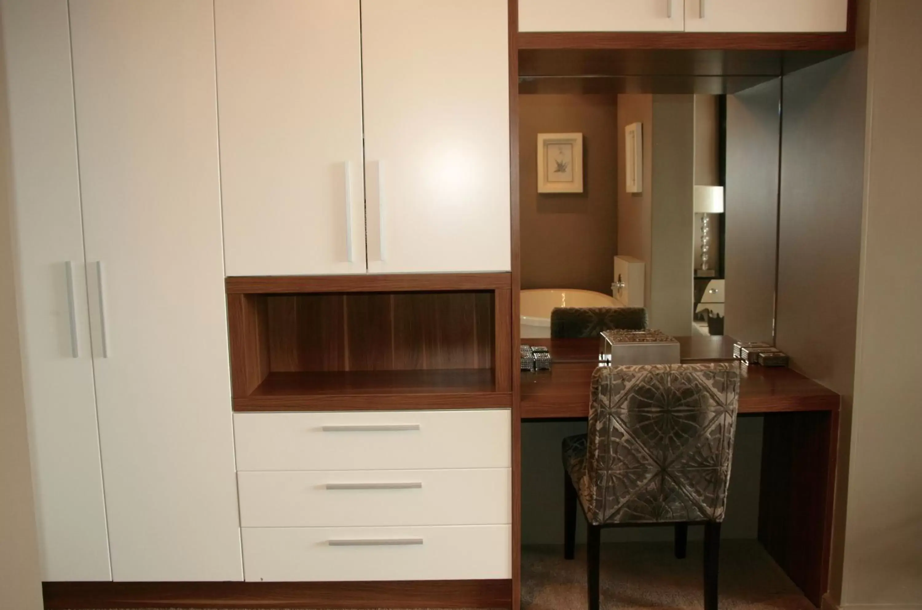 Decorative detail, Kitchen/Kitchenette in The Residences at Crystal Towers