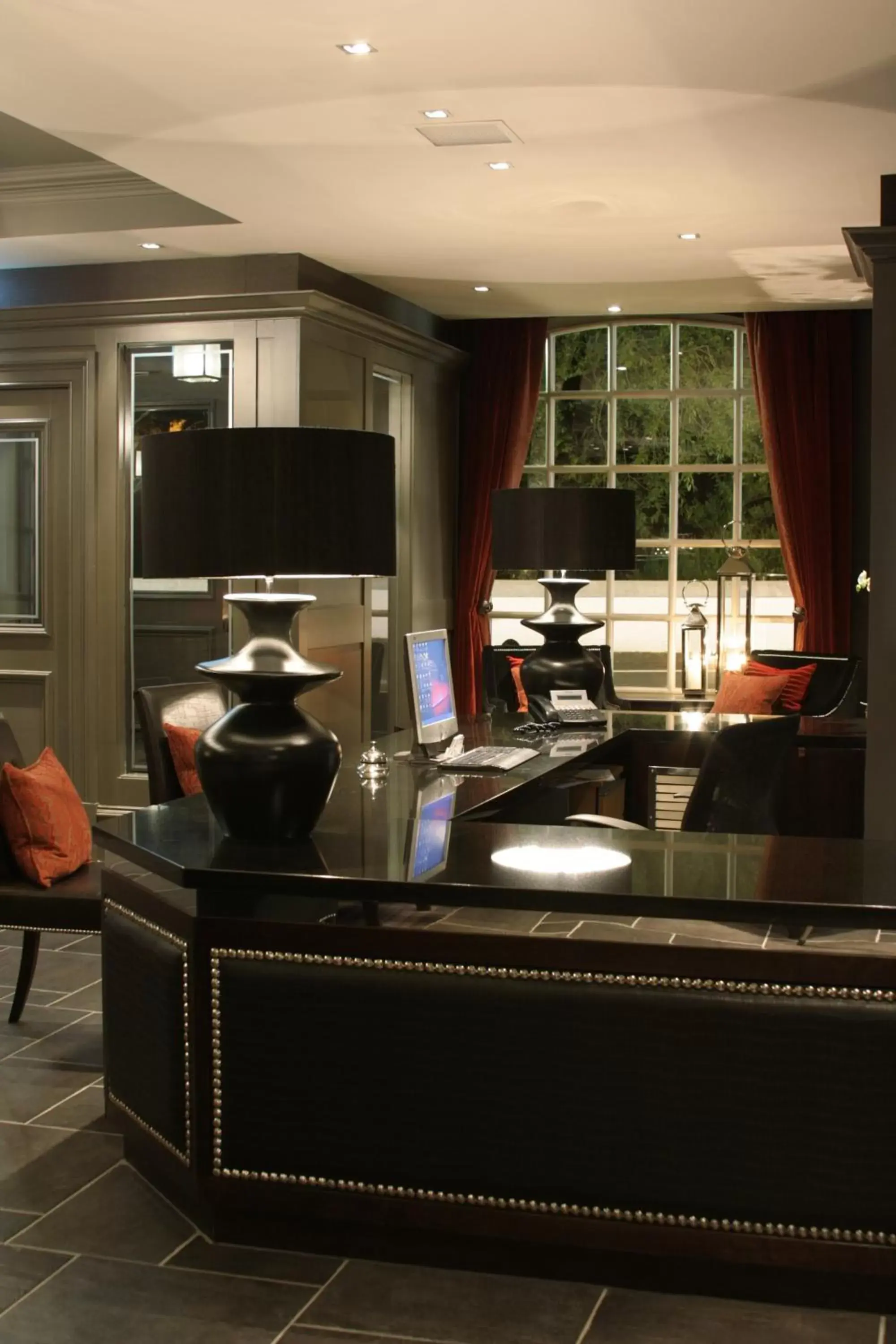 Lobby or reception in Best Western Eglinton Arms Hotel