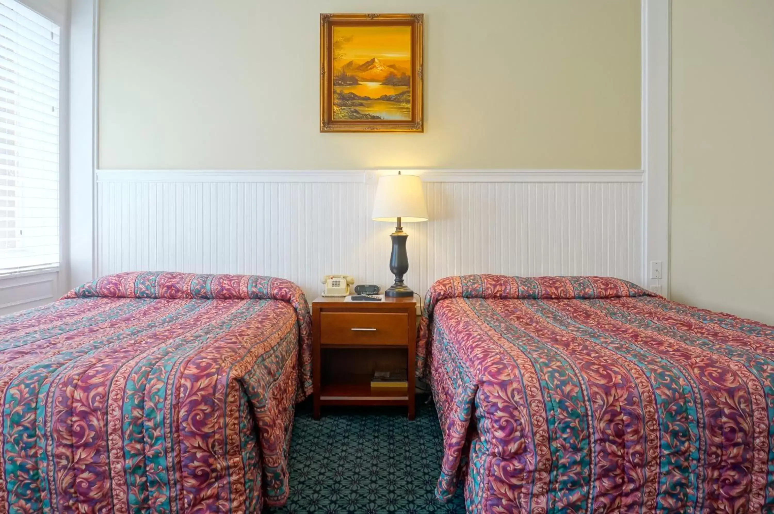 Photo of the whole room, Bed in Grant Hotel