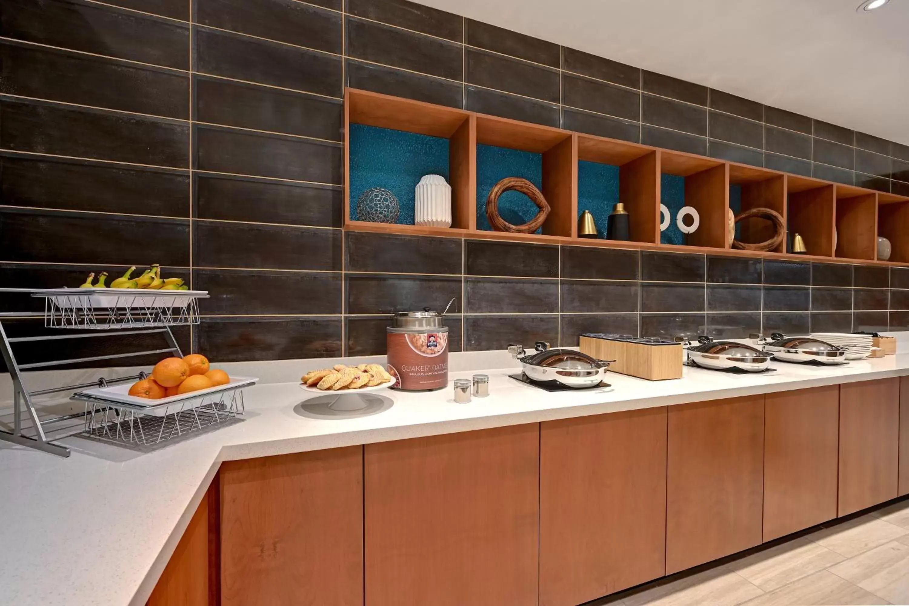 Breakfast, Kitchen/Kitchenette in SpringHill Suites by Marriott Albuquerque University Area
