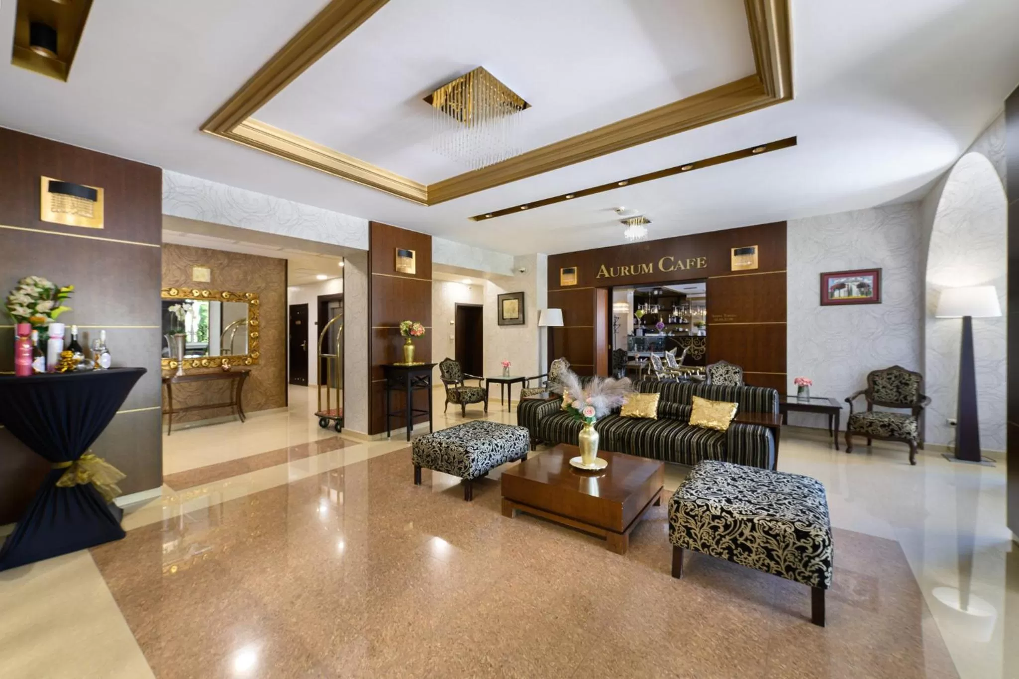 Lobby or reception in Hotel Aurum