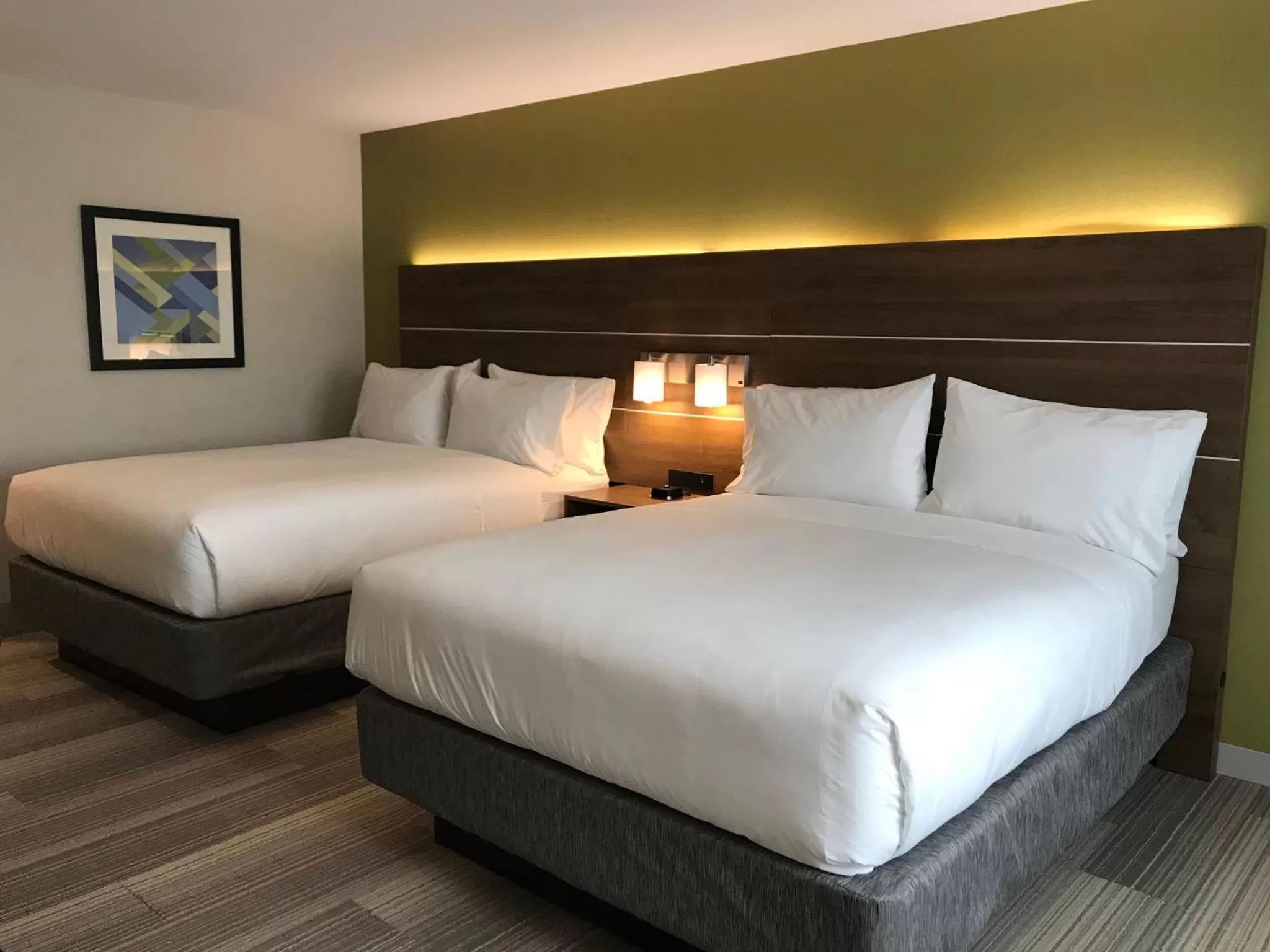 Photo of the whole room, Bed in Holiday Inn Express & Suites Pasadena - Los Angeles by IHG