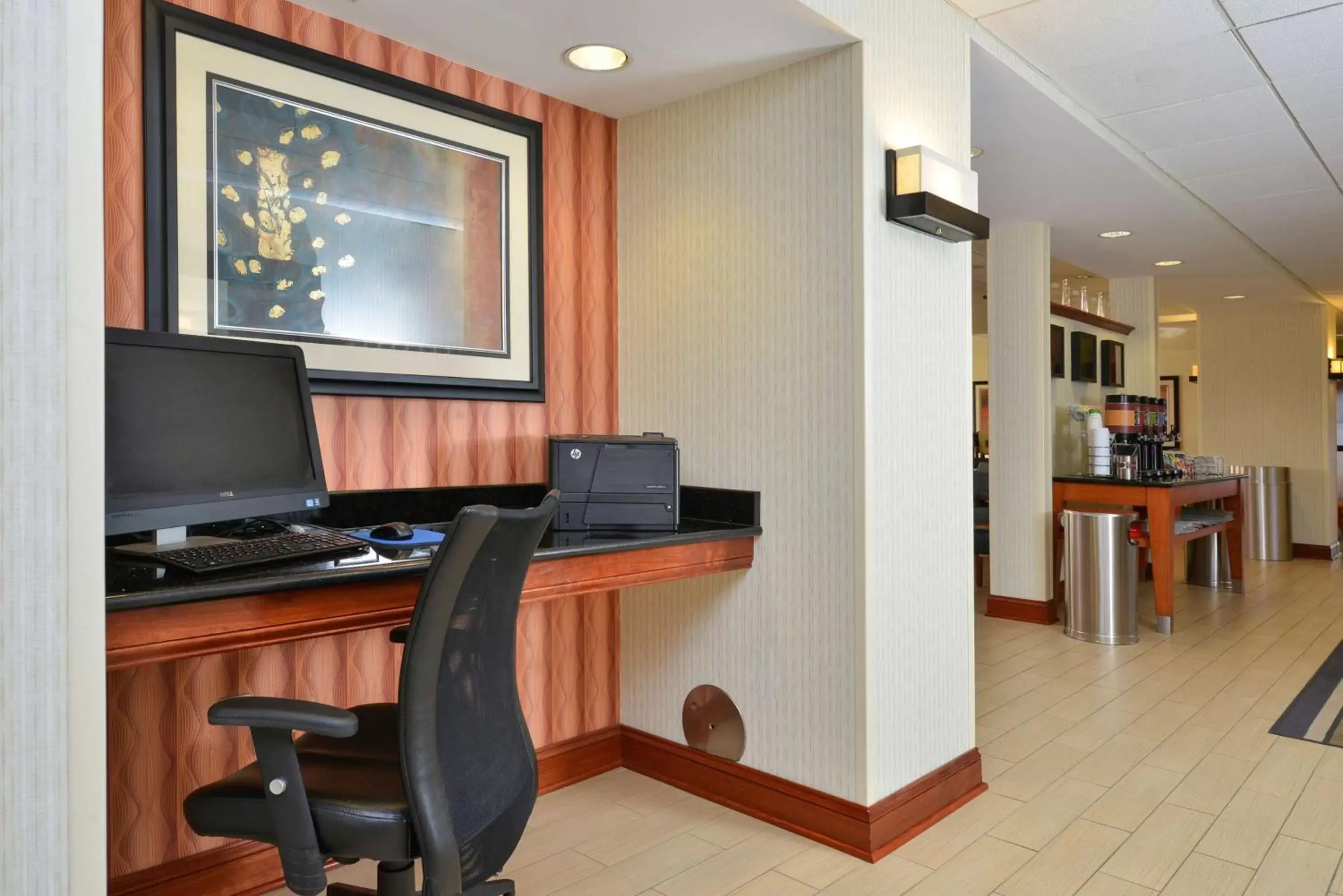 Business facilities in Hampton Inn Farmville