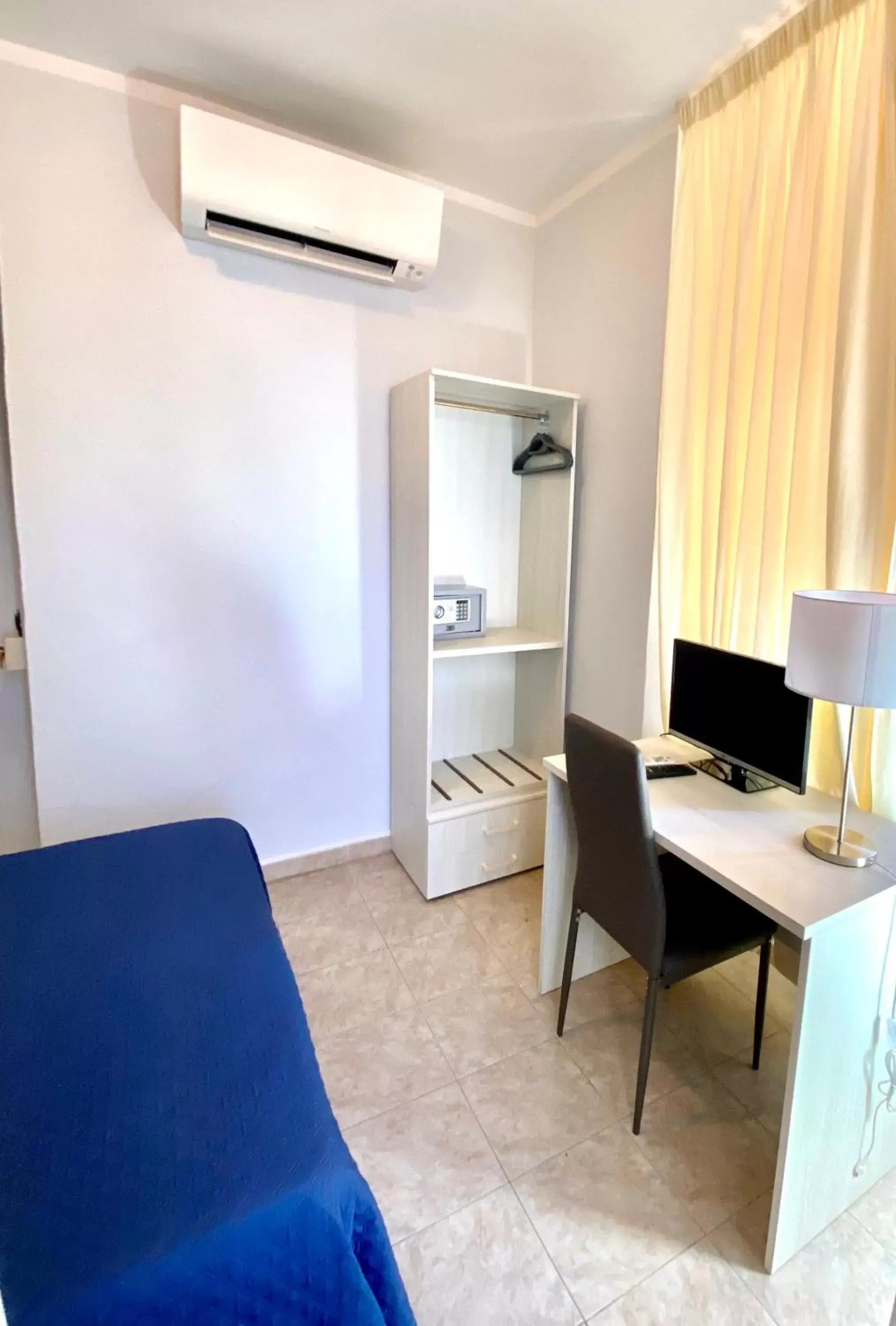 Photo of the whole room in Hotel Venezia Photo of the whole room in Hotel Venezia