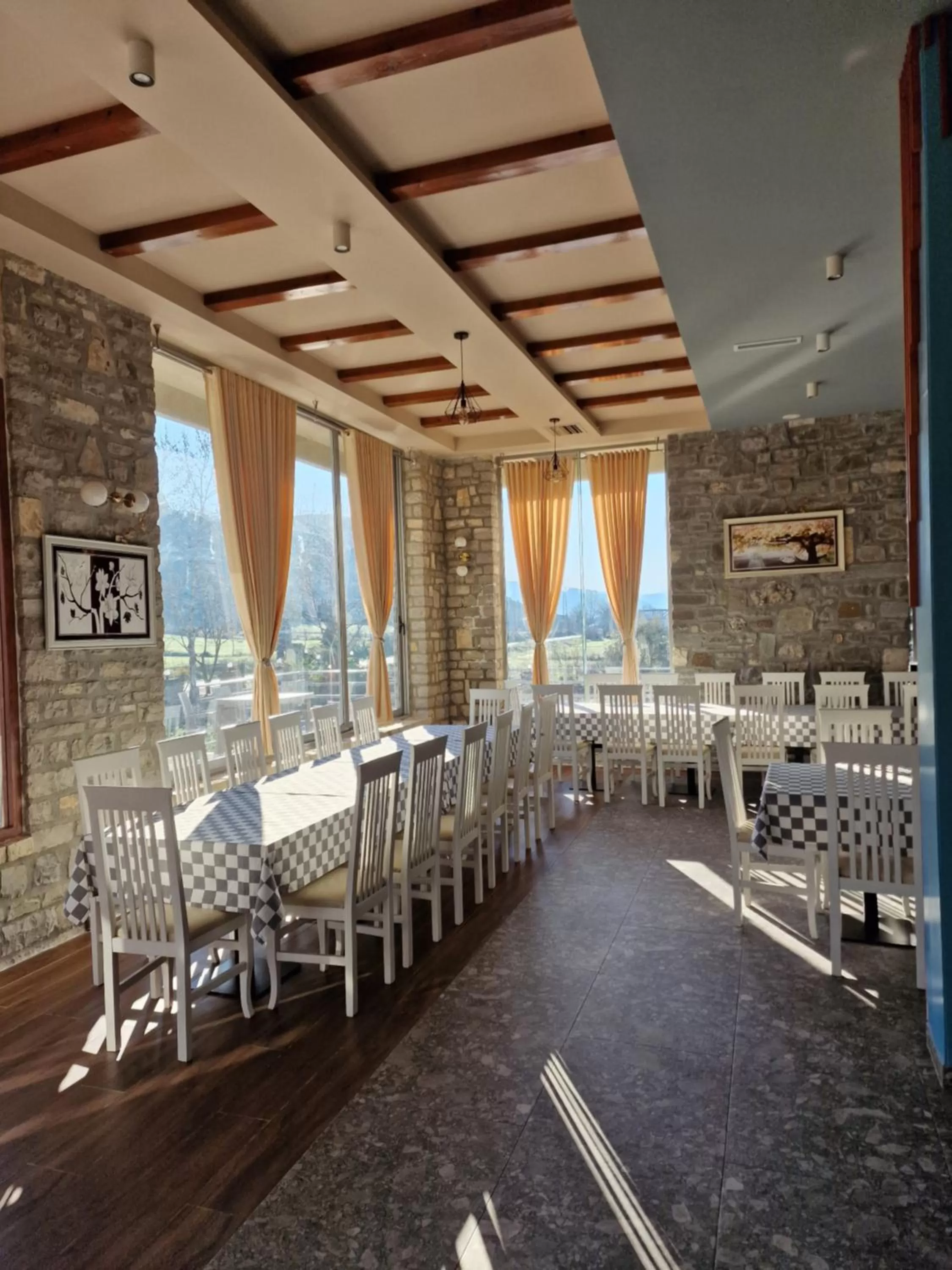 Restaurant/Places to Eat in Hotel Baci