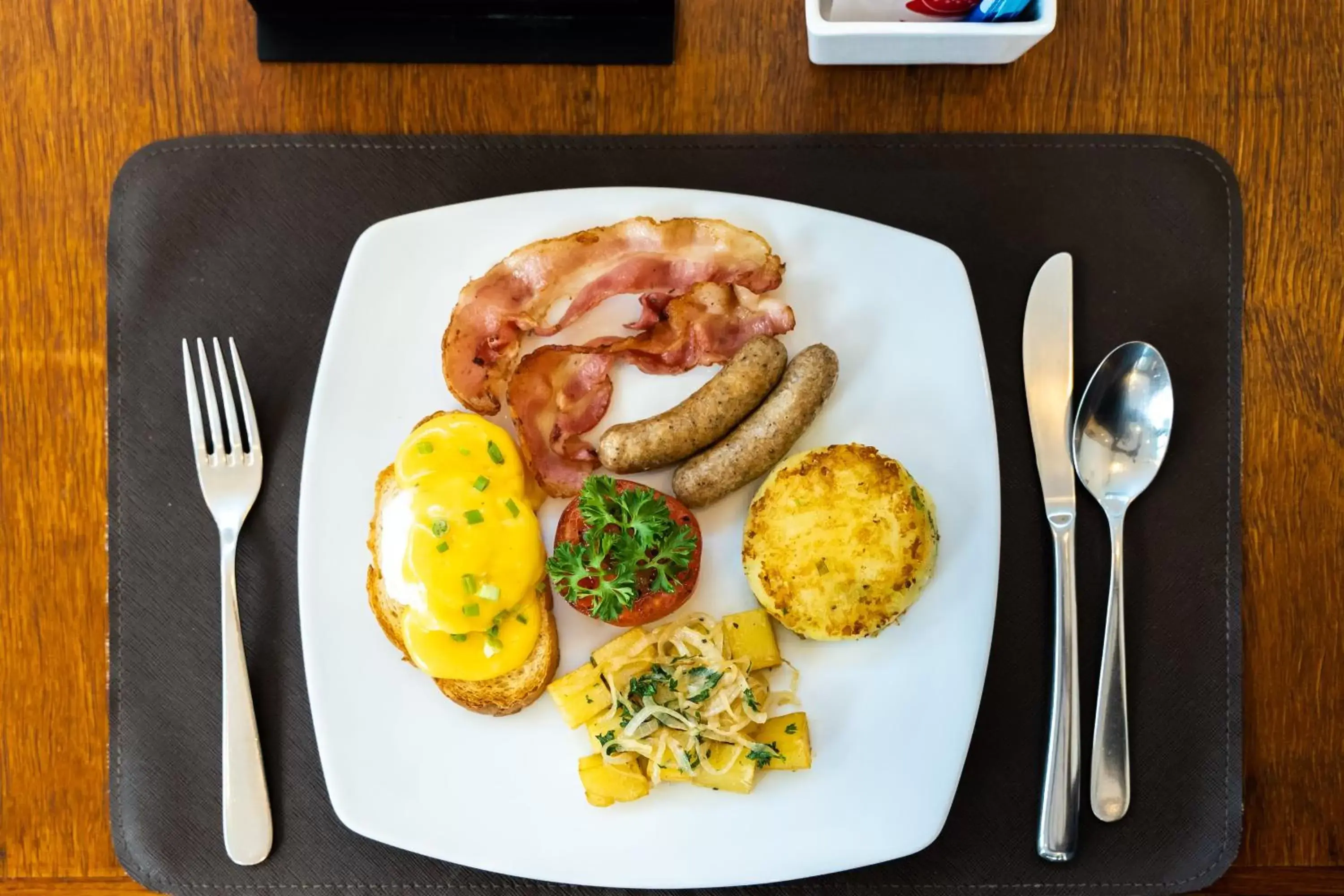 Buffet breakfast, Food in The Aviary Hotel