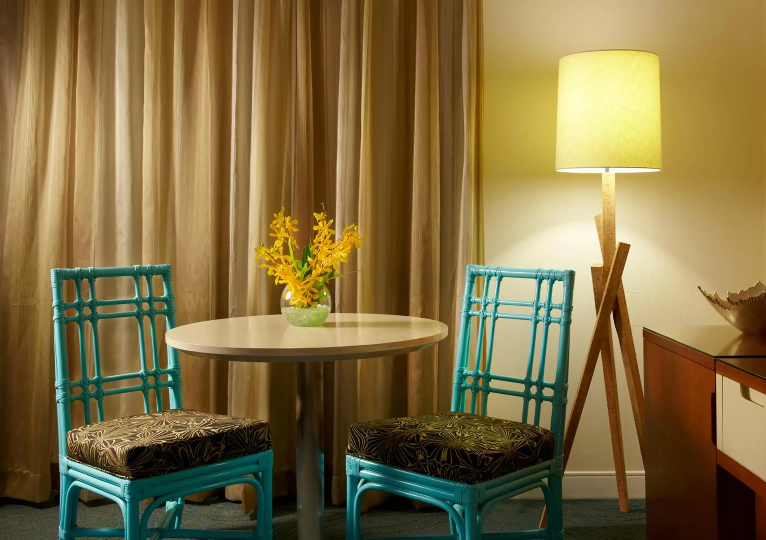 Bedroom, Seating Area in Aqua Oasis