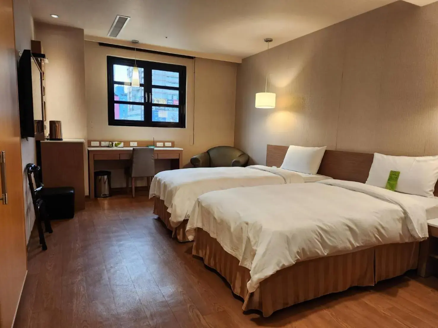 Bed in Kindness Hotel - Kaohsiung Main Station