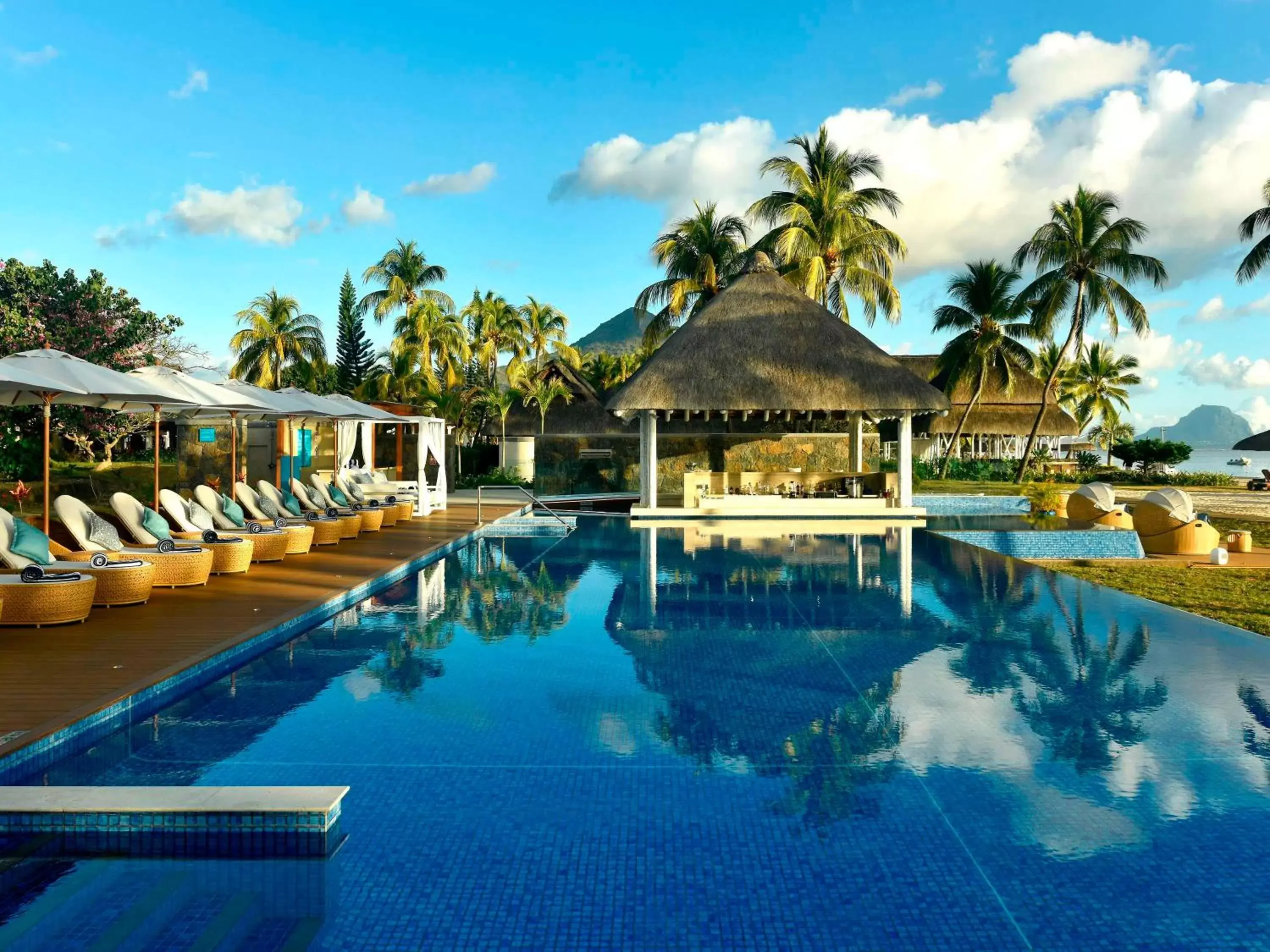 Lounge or bar, Swimming Pool in Sofitel Mauritius L'Imperial Resort & Spa